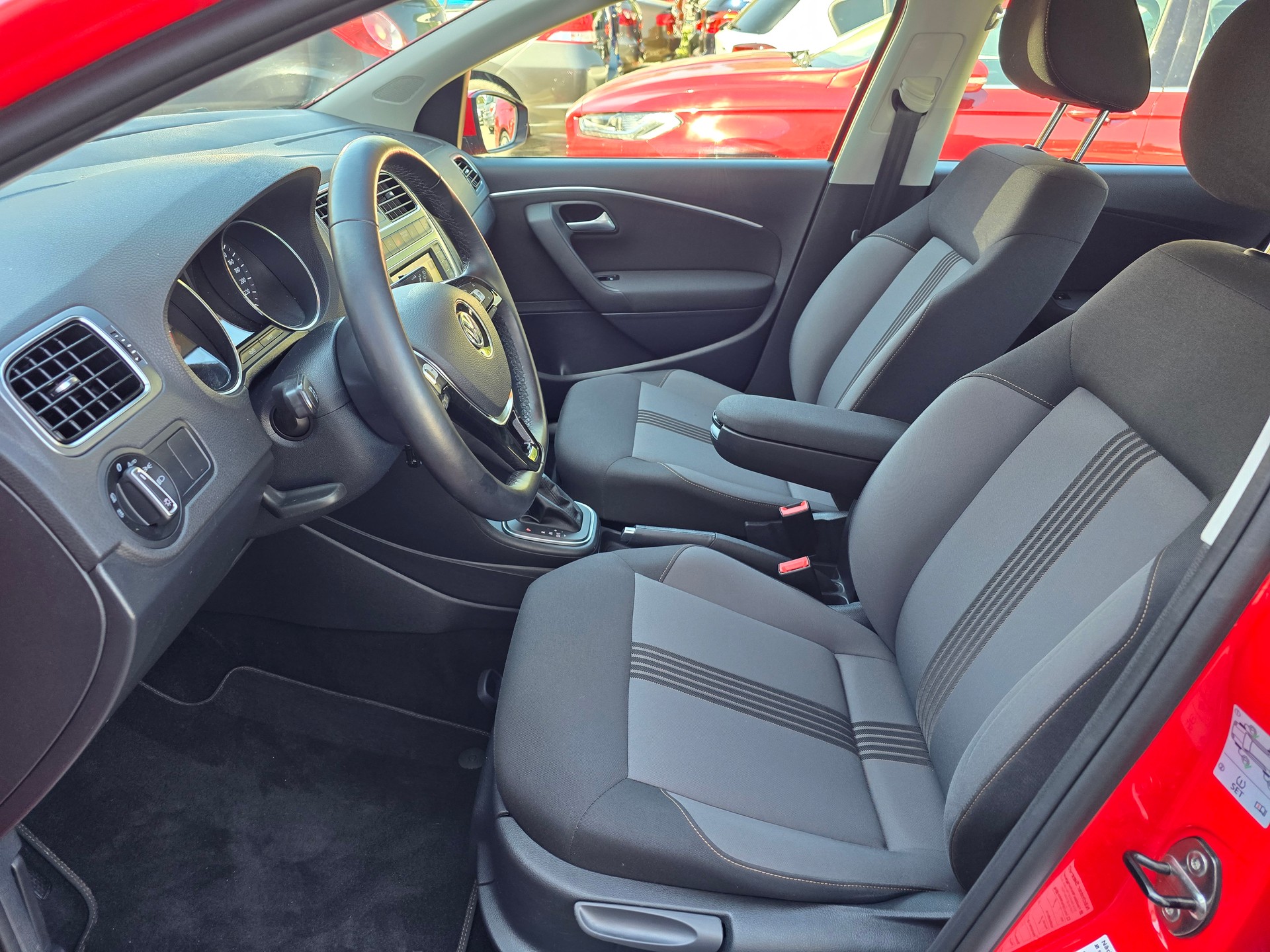 VW Polo 1.2 TSI BMT Allstar DSG-image-17