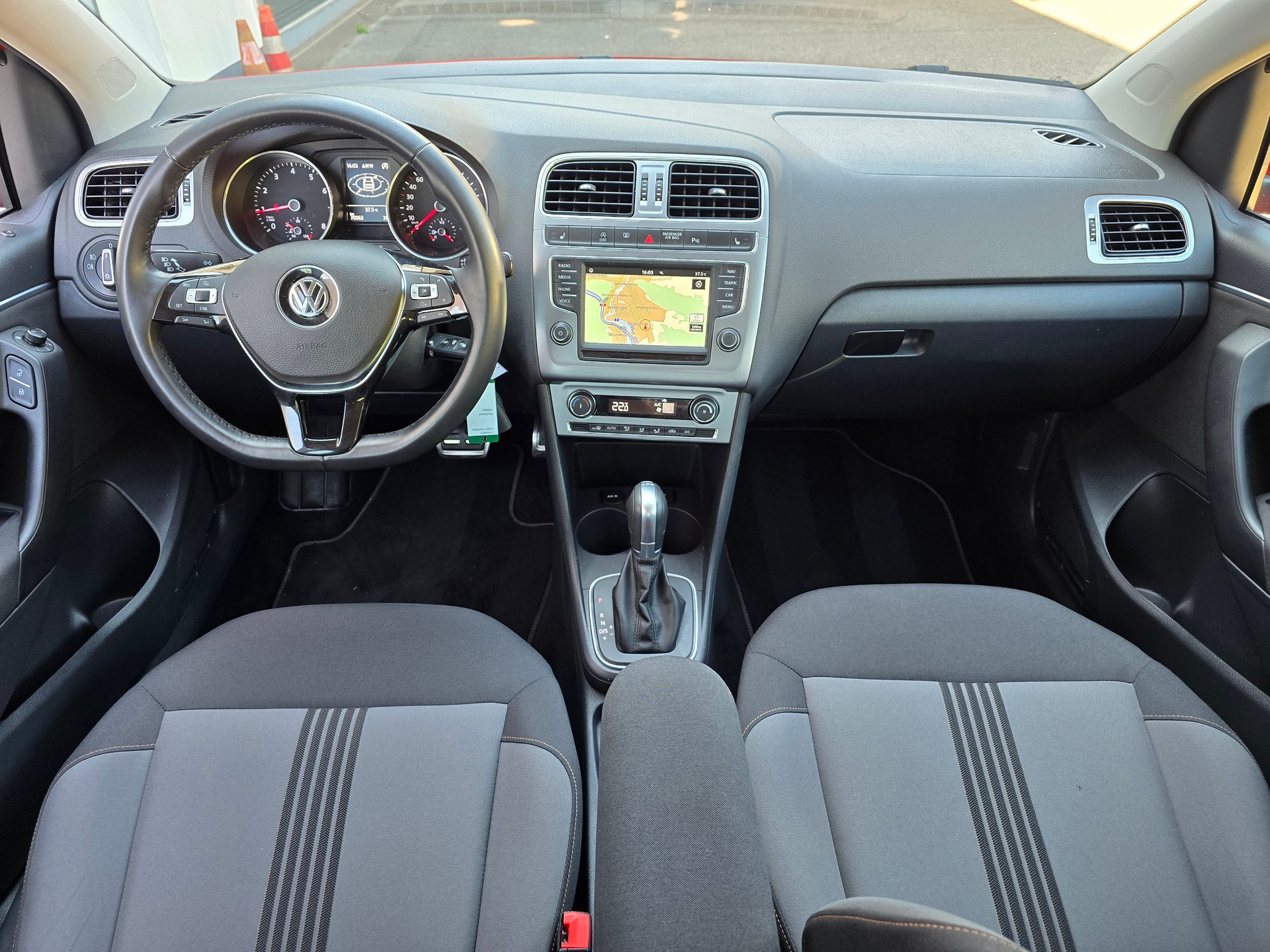 VW Polo 1.2 TSI BMT Allstar DSG-image-2