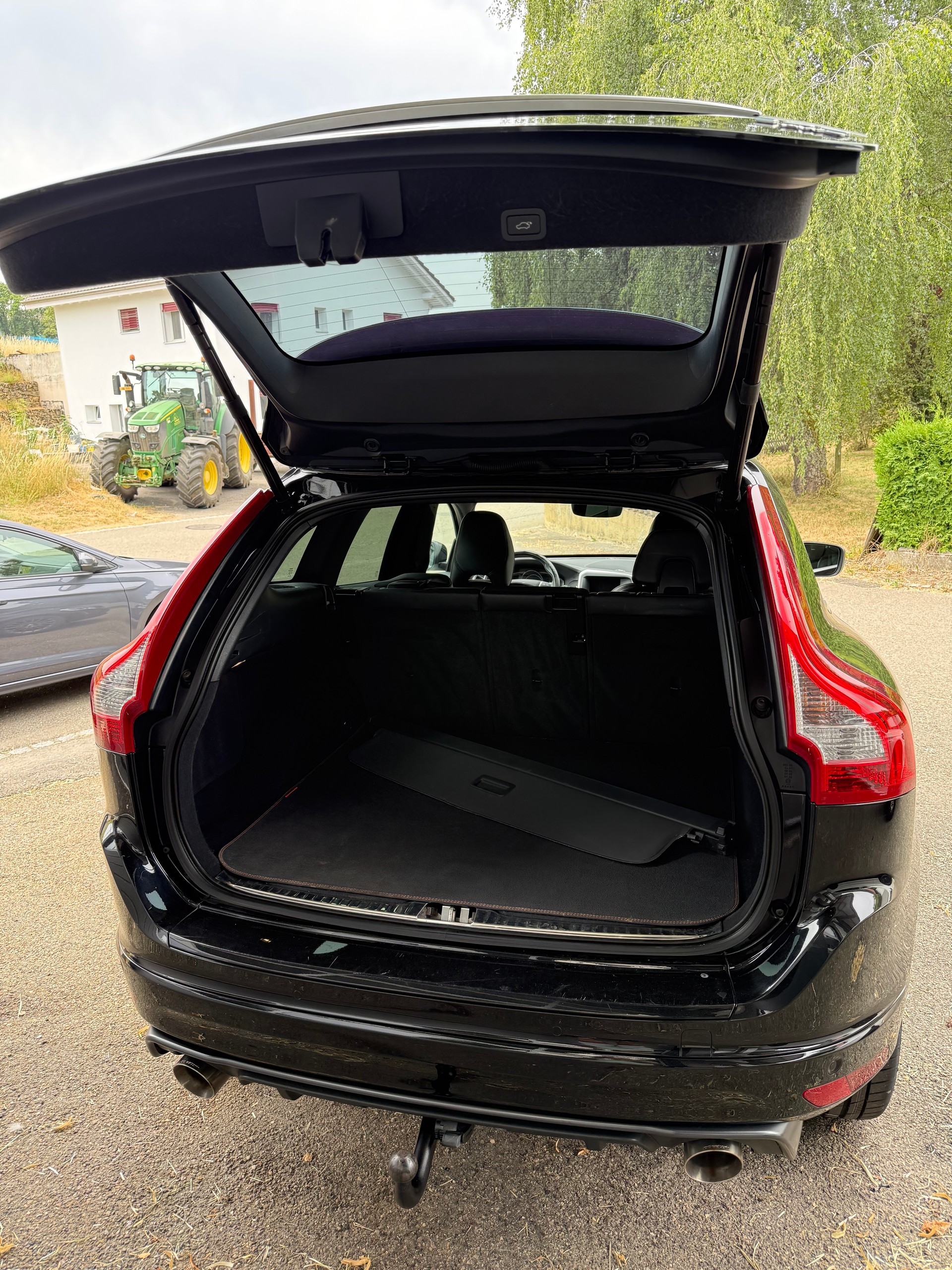 VOLVO XC60 D5 AWD Summum Polestar Engineered-image-7