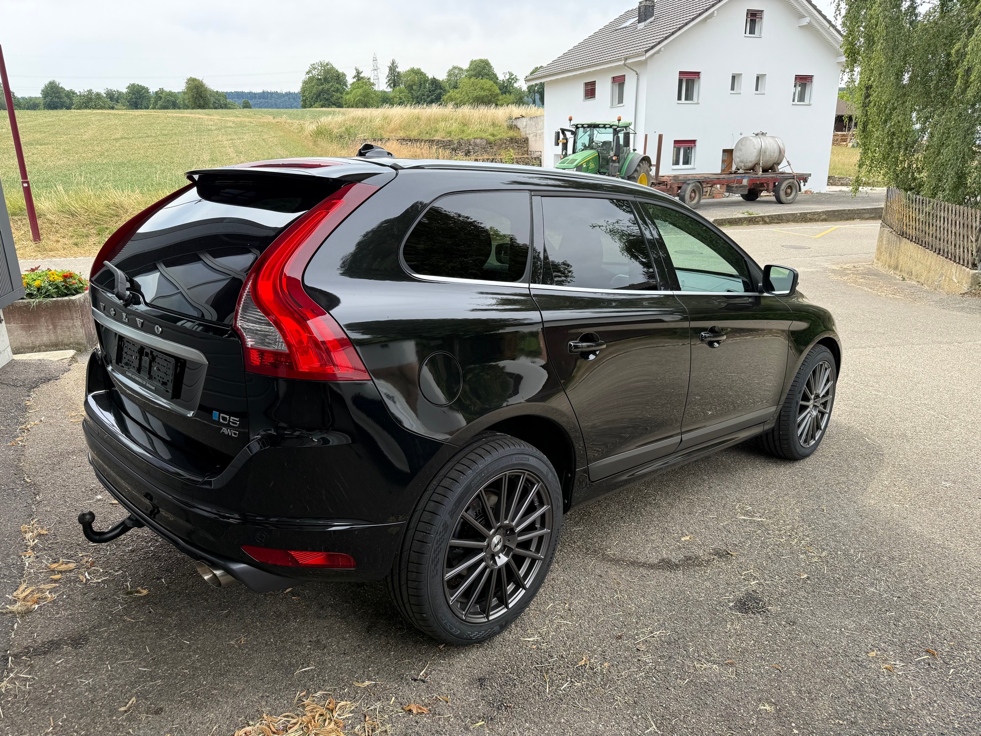 VOLVO XC60 D5 AWD Summum Polestar Engineered-image-6