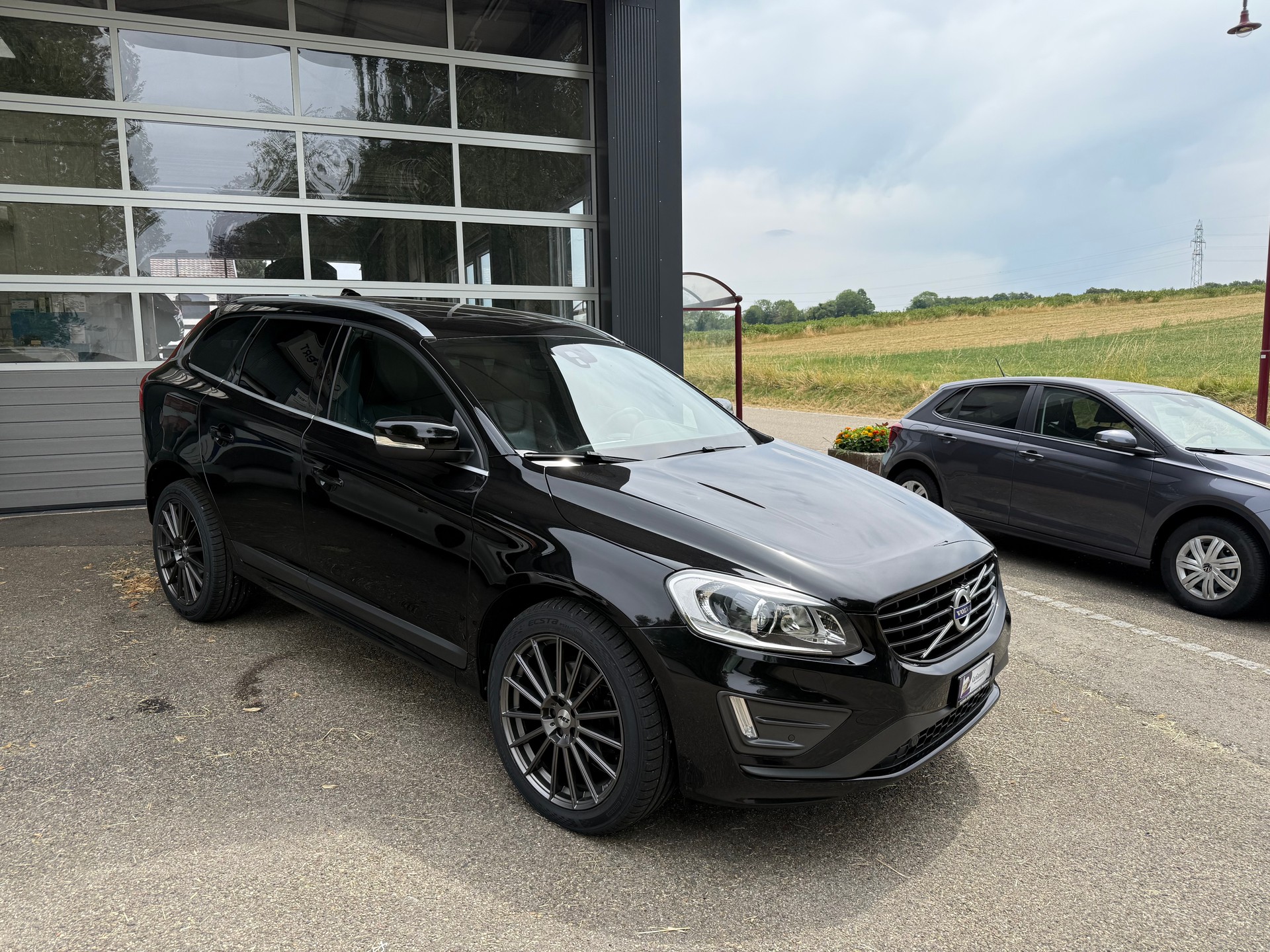 VOLVO XC60 D5 AWD Summum Polestar Engineered-image-1