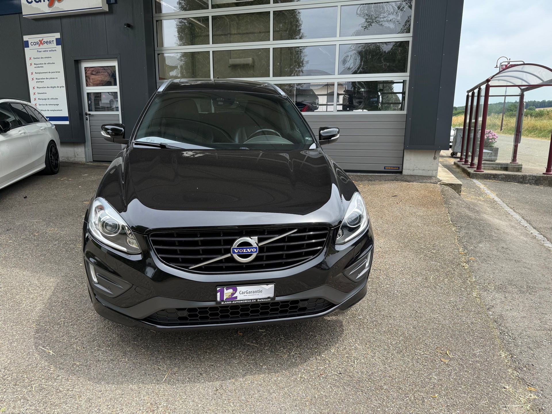VOLVO XC60 D5 AWD Summum Polestar Engineered-image-2