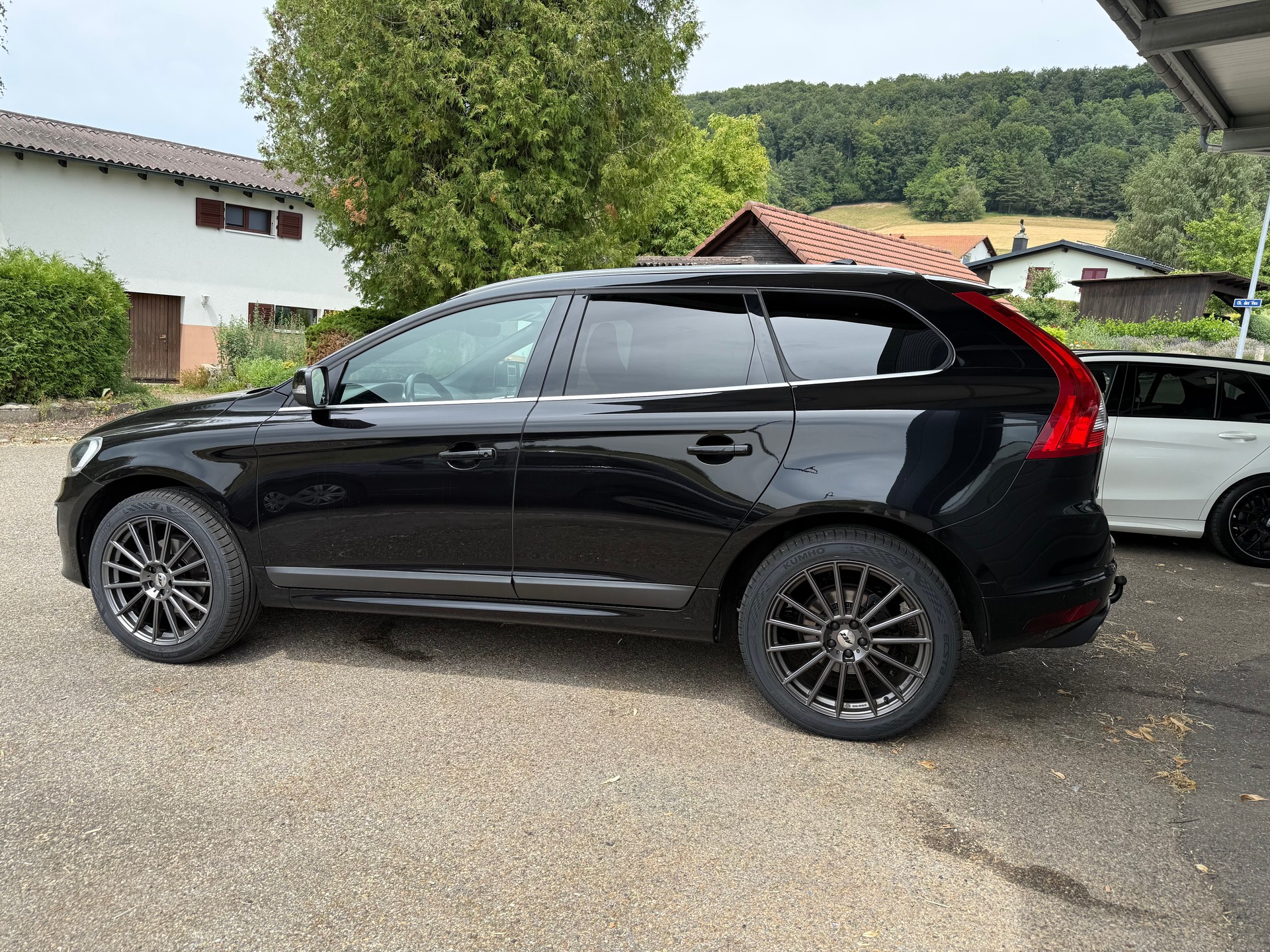 VOLVO XC60 D5 AWD Summum Polestar Engineered-image-4