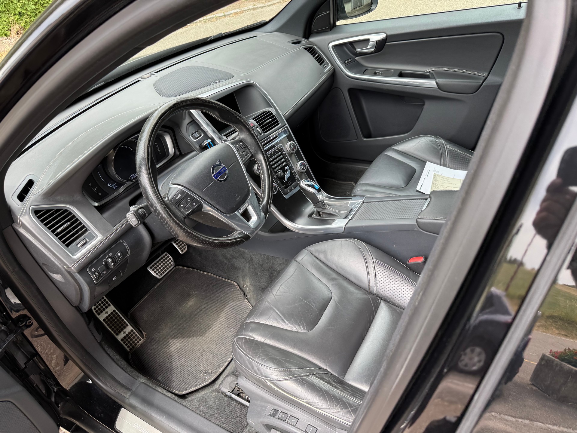 VOLVO XC60 D5 AWD Summum Polestar Engineered-image-9