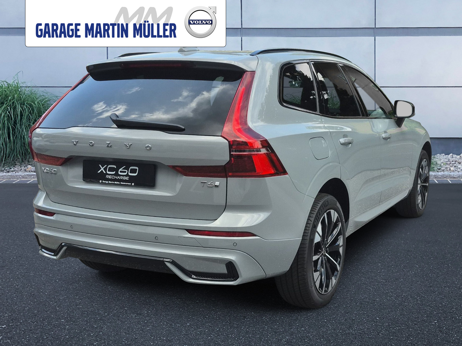 VOLVO XC60 2.0 T6 TE Plus Dark eAWD-image-4