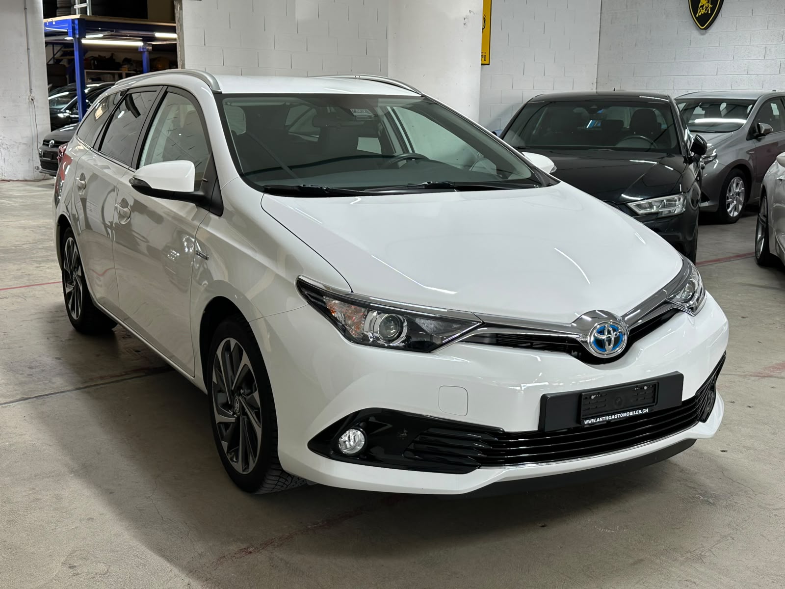 TOYOTA Auris 1.8 HSD Sol e-CVT-image-1