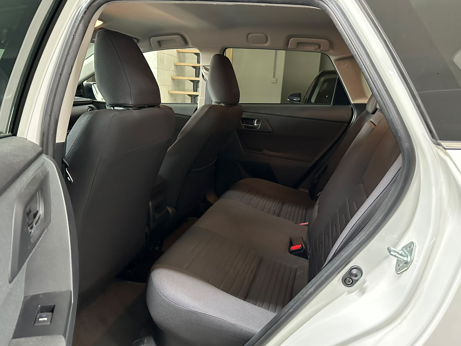 TOYOTA Auris 1.8 HSD Sol e-CVT-image-6