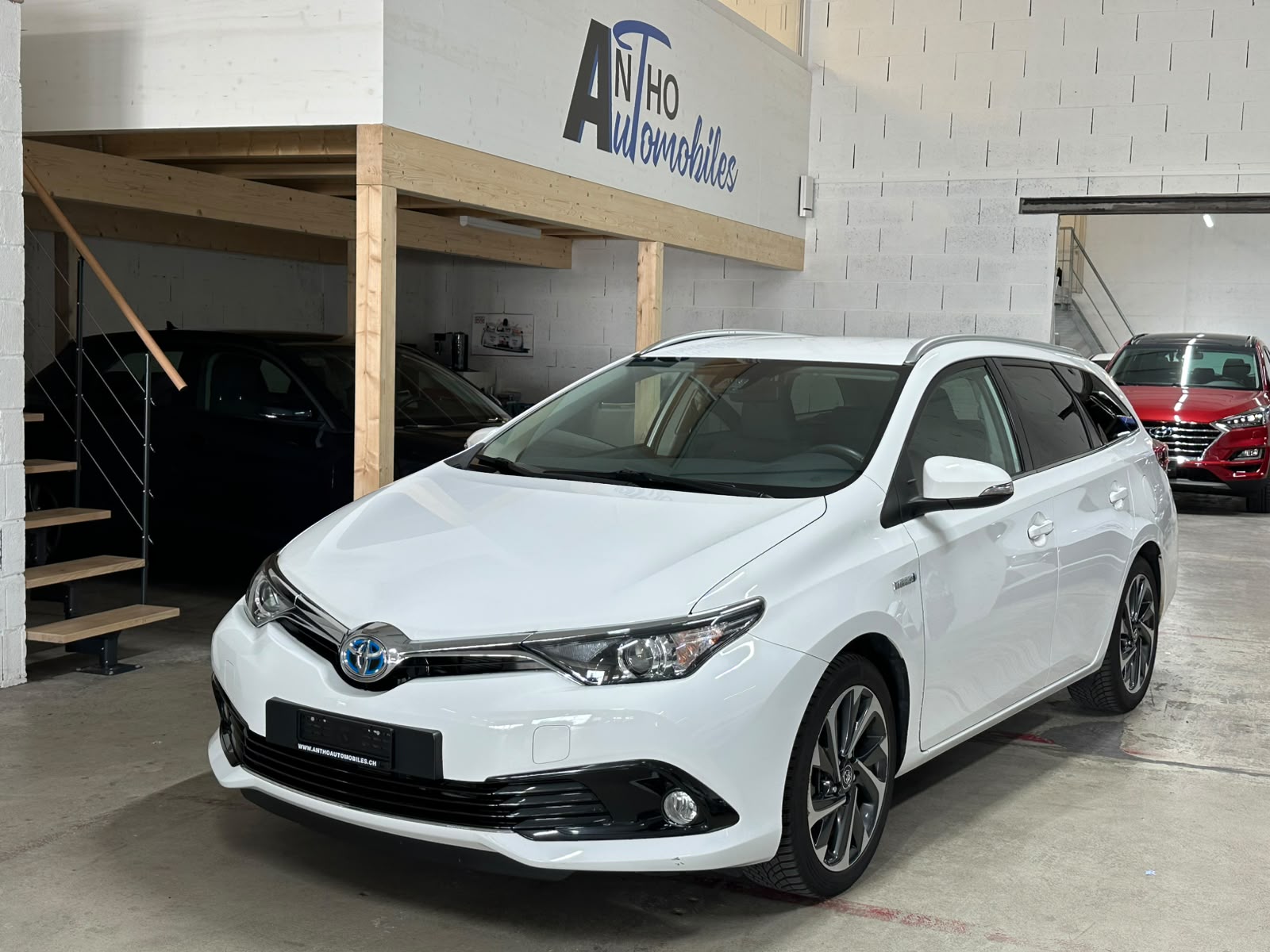 TOYOTA Auris 1.8 HSD Sol e-CVT-image-0