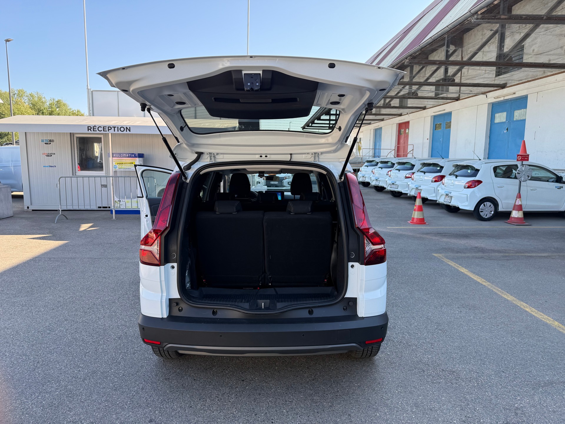DACIA Jogger TCe 110 Extreme-image-4