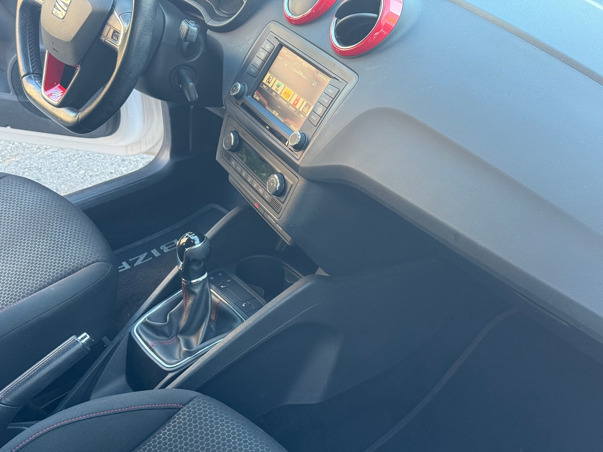 SEAT IBIZA-image-9