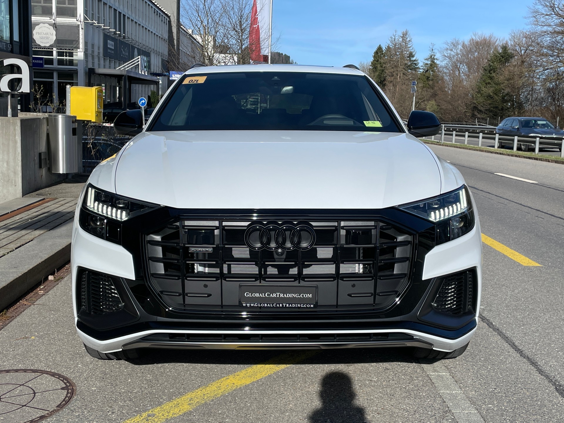 AUDI Q8 60 TFSI e quattro PHEV tiptronic-image-1