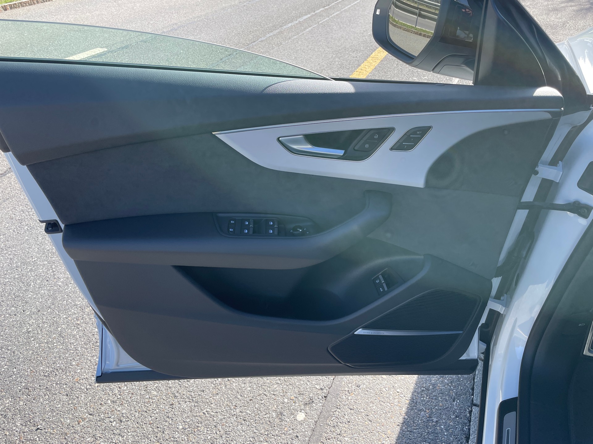 AUDI Q8 60 TFSI e quattro PHEV tiptronic-image-8