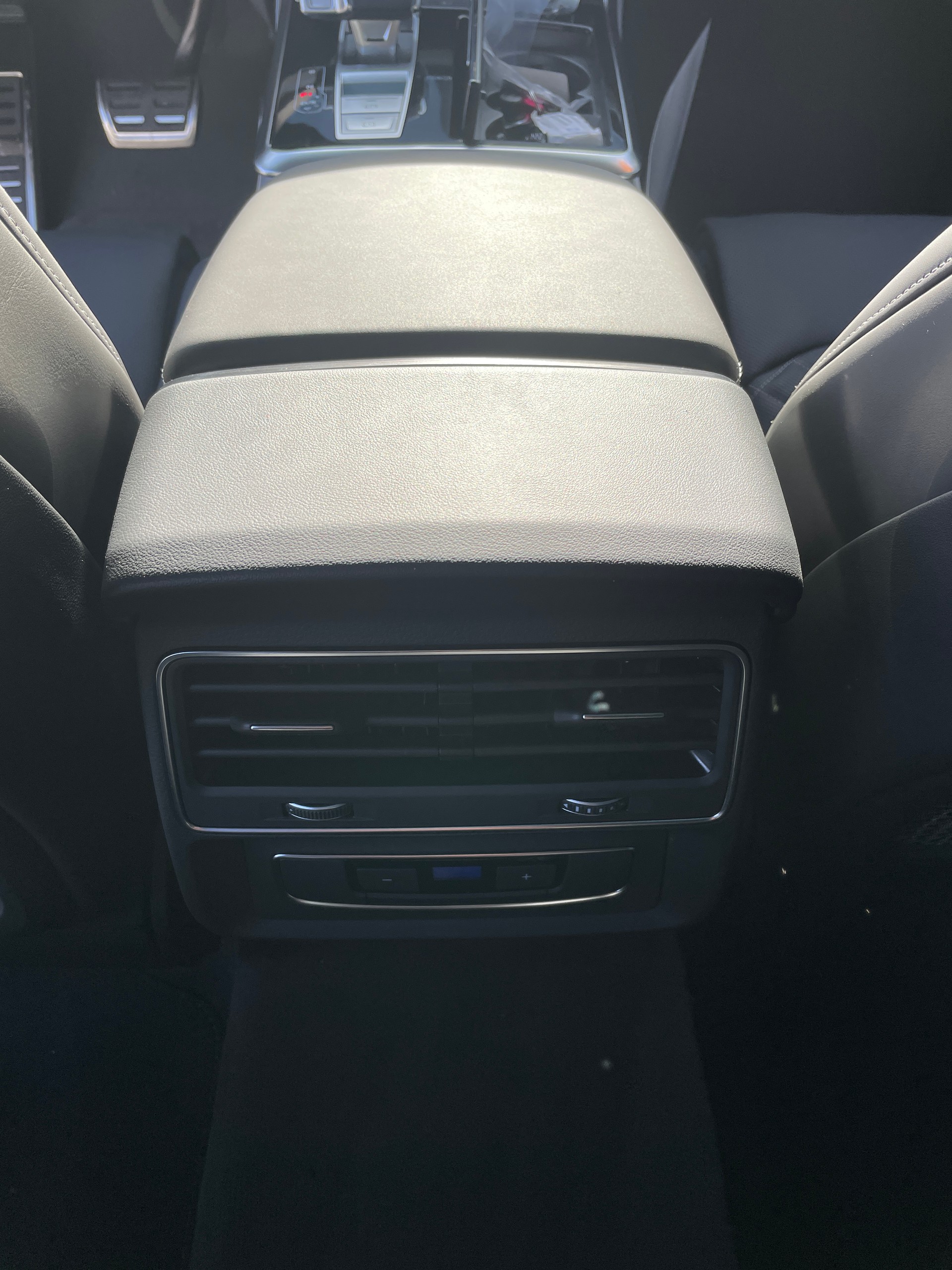 AUDI Q8 60 TFSI e quattro PHEV tiptronic-image-15