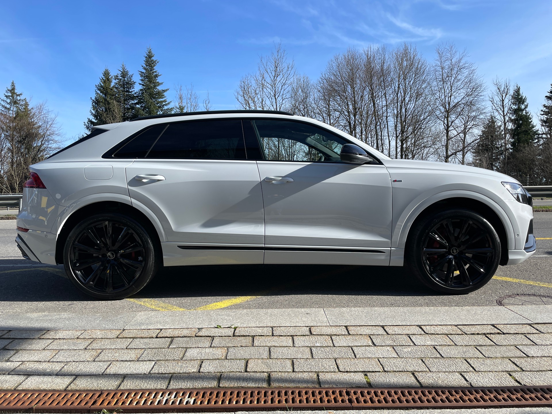 AUDI Q8 60 TFSI e quattro PHEV tiptronic-image-3