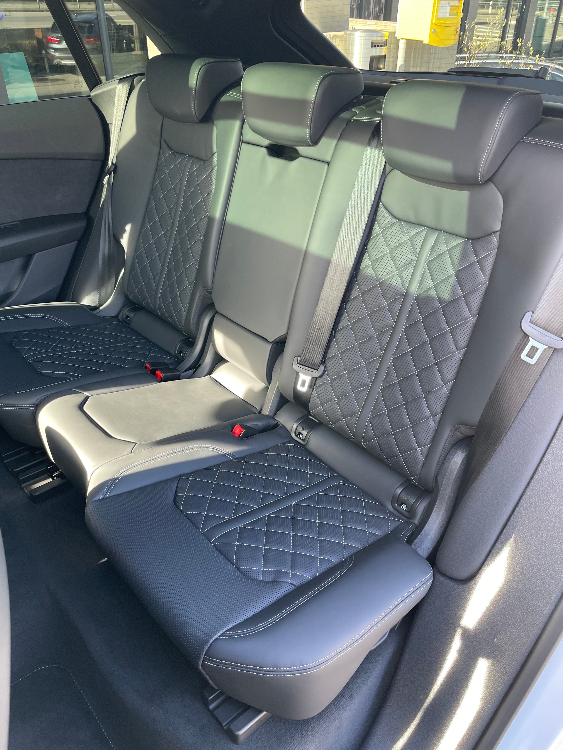 AUDI Q8 60 TFSI e quattro PHEV tiptronic-image-13