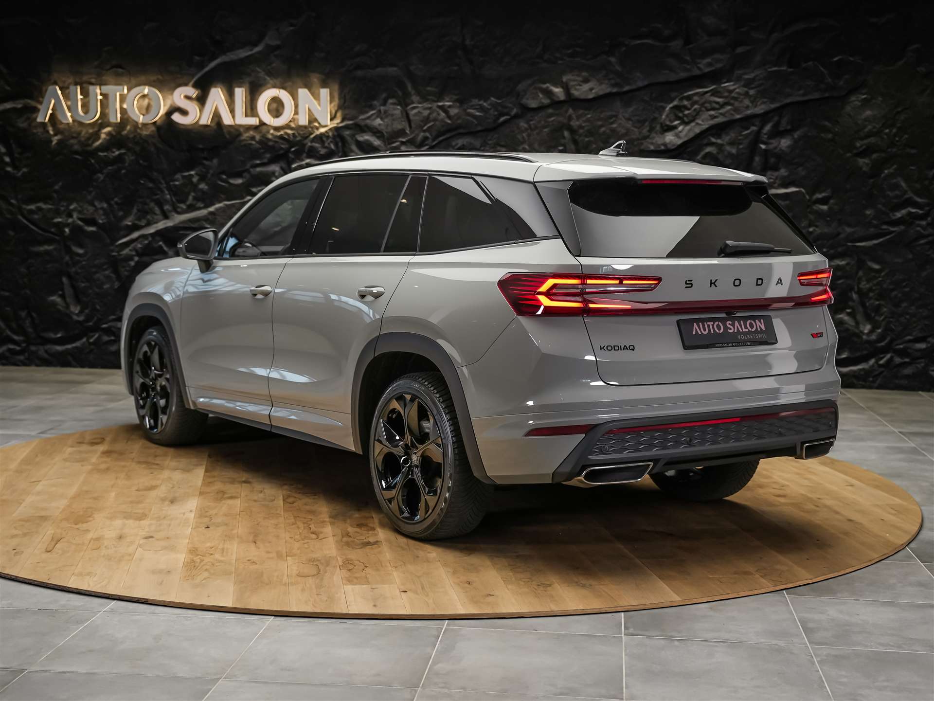 SKODA Kodiaq 2.0 TSI RS 4x4 *Panorama*Head Up*Standheizung*Matrix LED*-image-2
