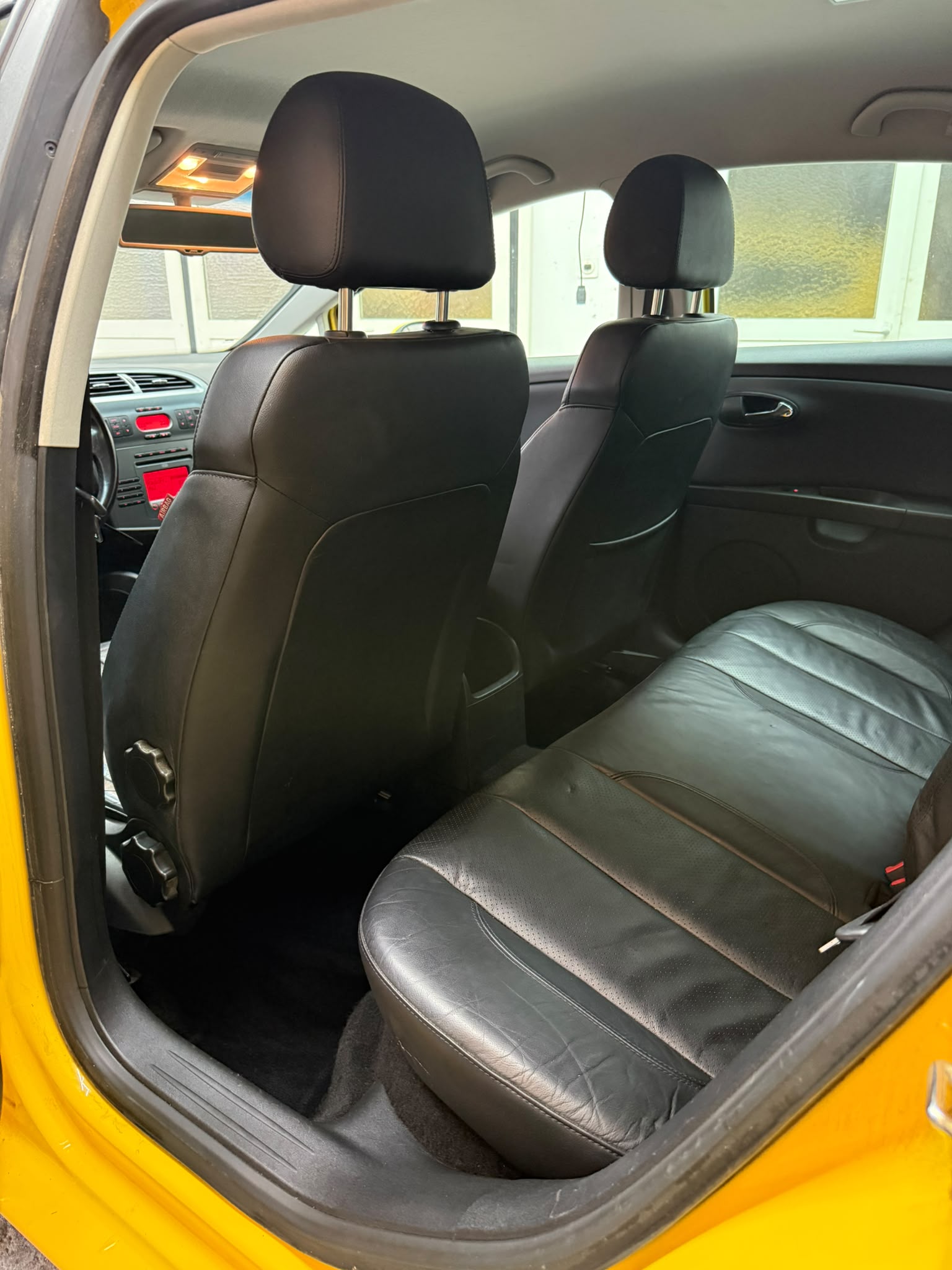 SEAT Leon 2.0 TDI Stylance DSG-image-5