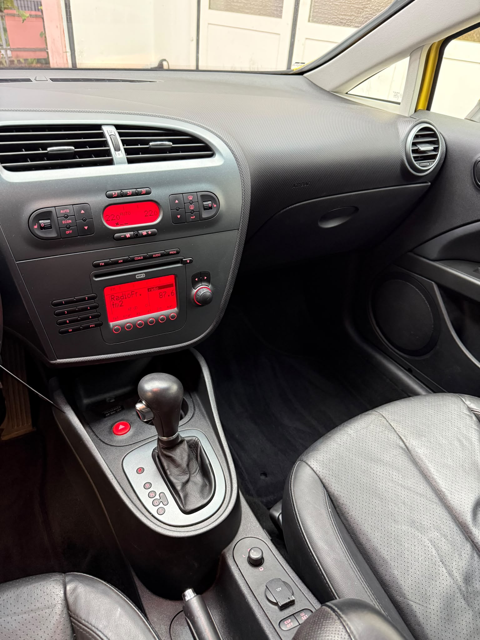 SEAT Leon 2.0 TDI Stylance DSG-image-7