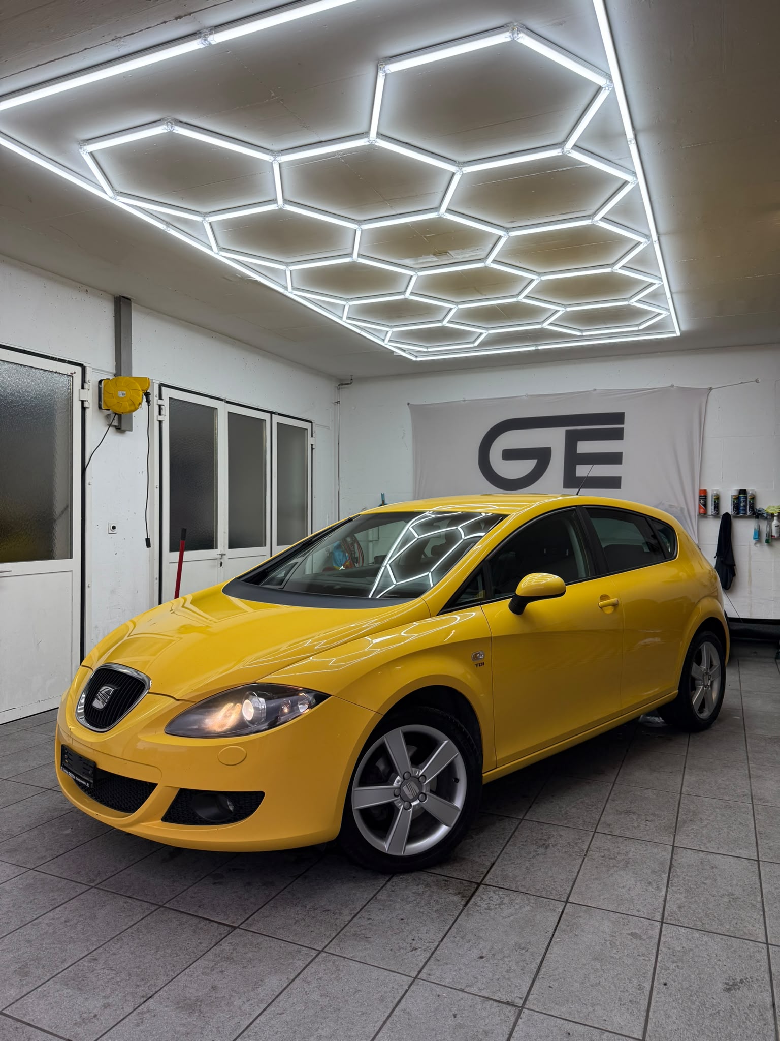 SEAT Leon 2.0 TDI Stylance DSG-image-0