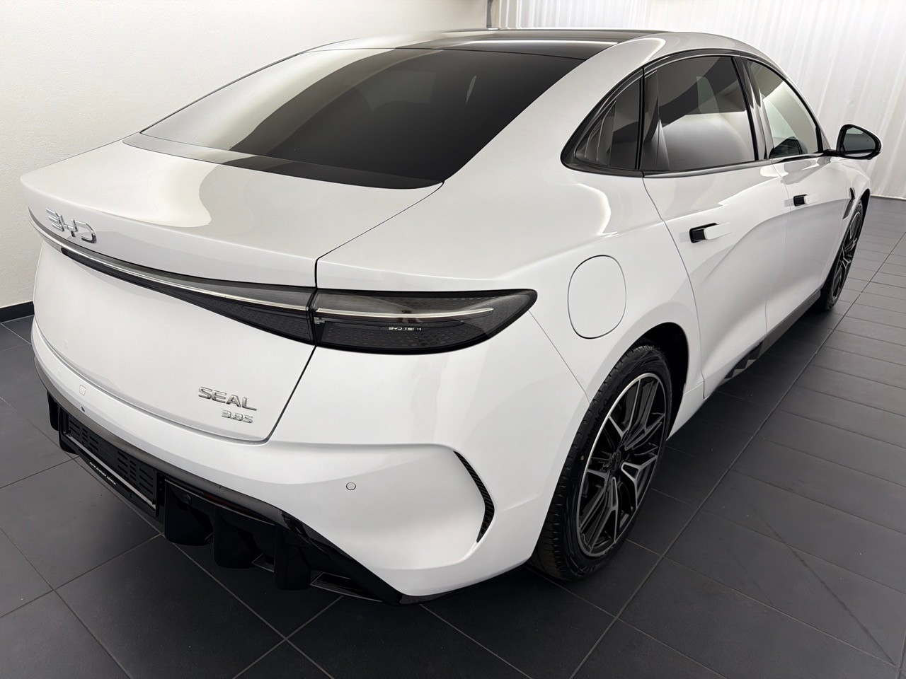 BYD Seal 82,5 kWh Excellence-image-2