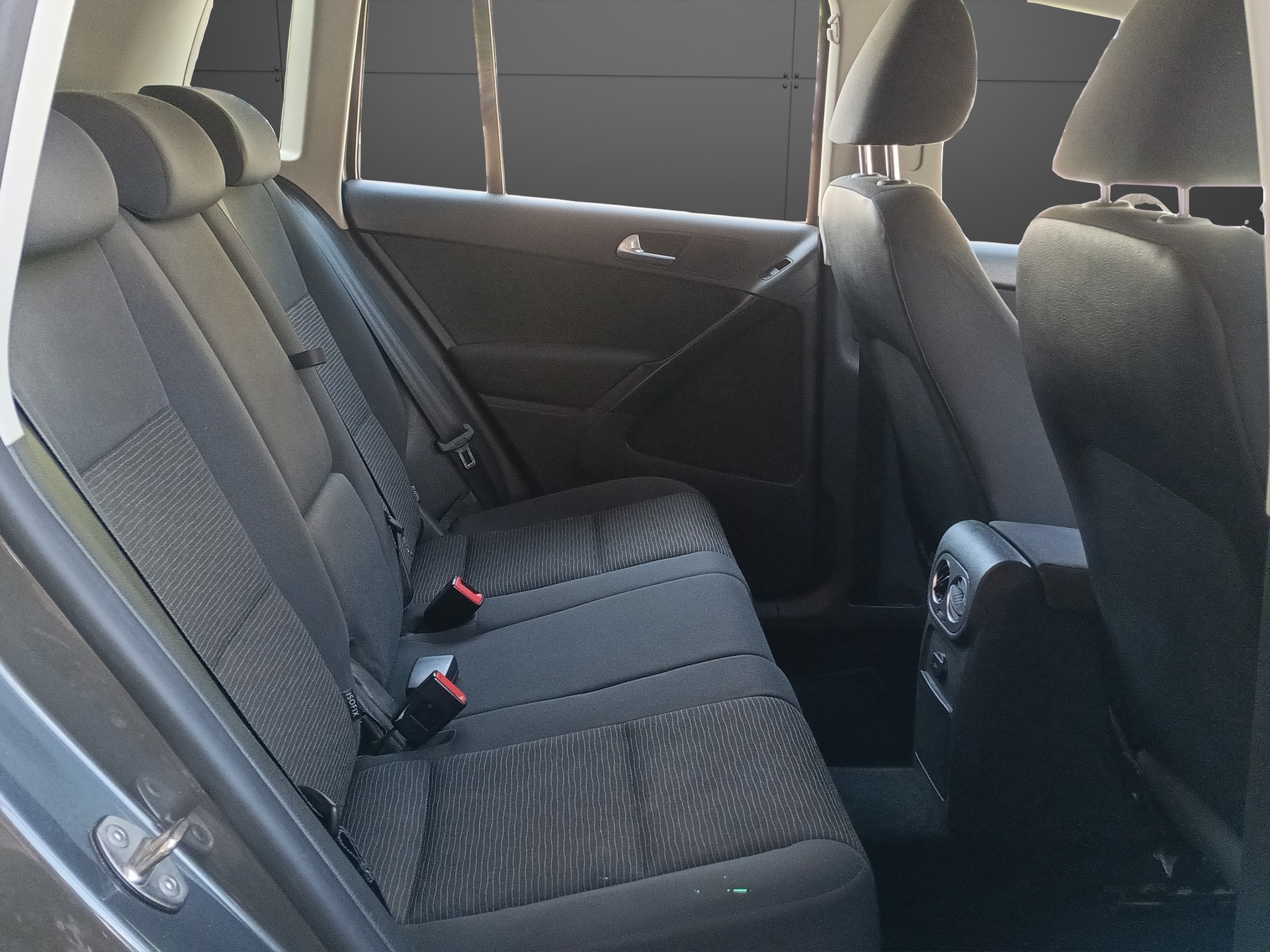 VW Tiguan 2.0 TDI BlueMotion Track&Field 4Motion-image-16