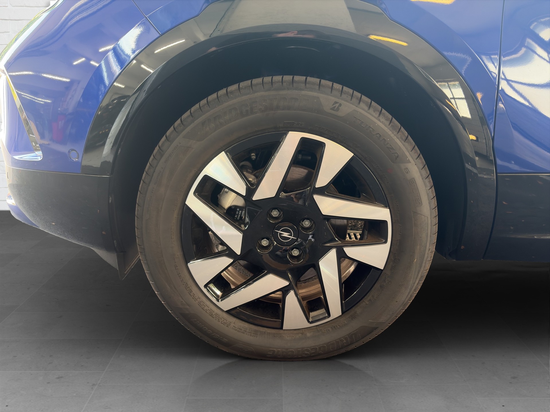 OPEL Mokka 1.2 Direct Injection Turbo MHEV GS-image-9