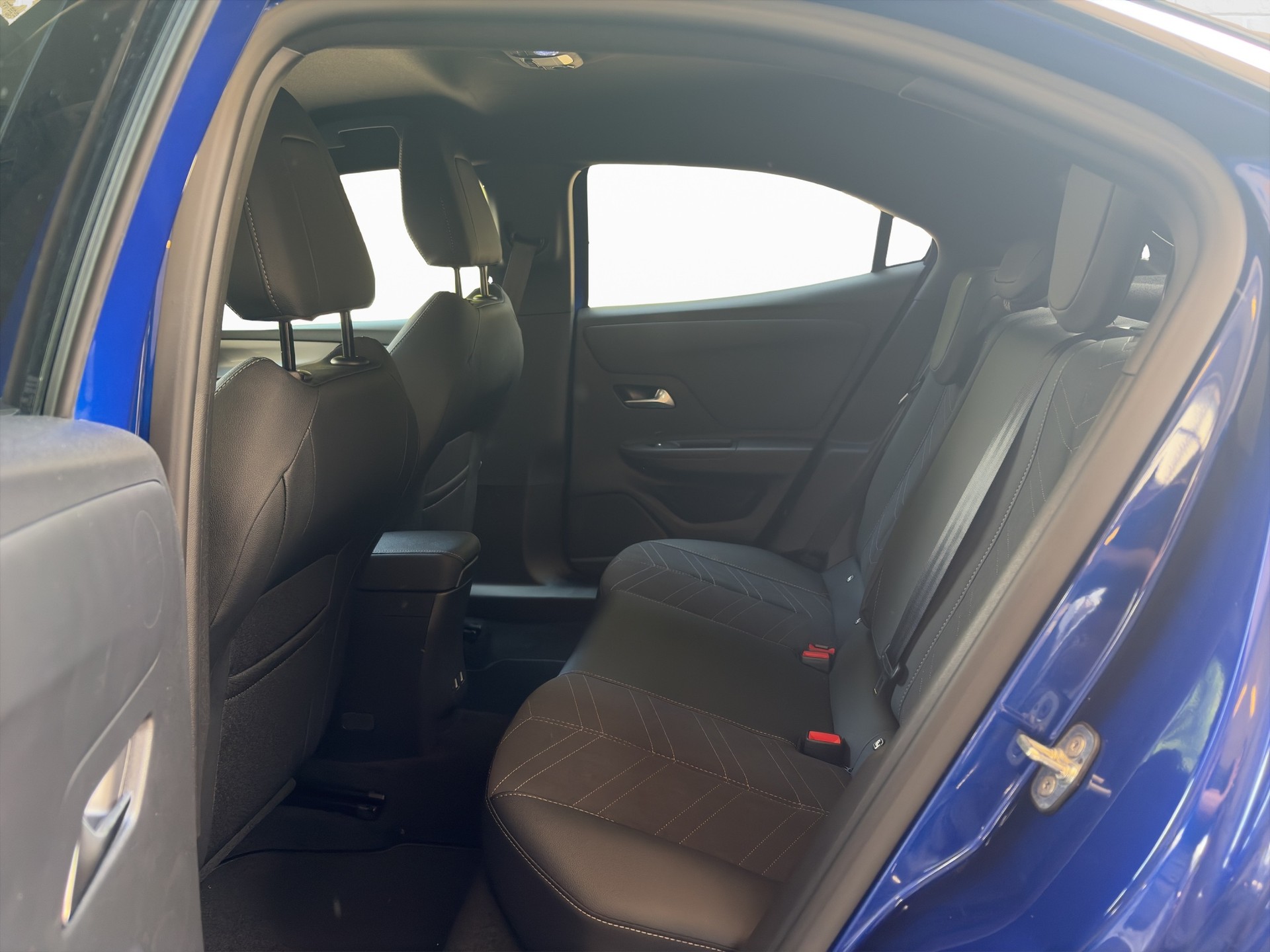 OPEL Mokka 1.2 Direct Injection Turbo MHEV GS-image-7