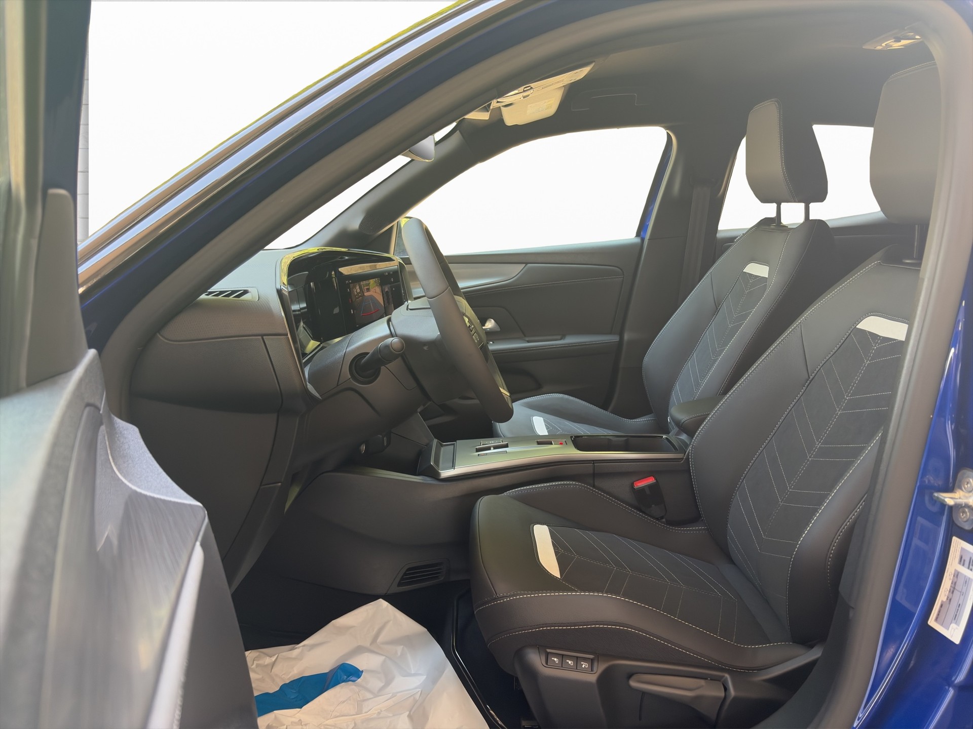 OPEL Mokka 1.2 Direct Injection Turbo MHEV GS-image-3