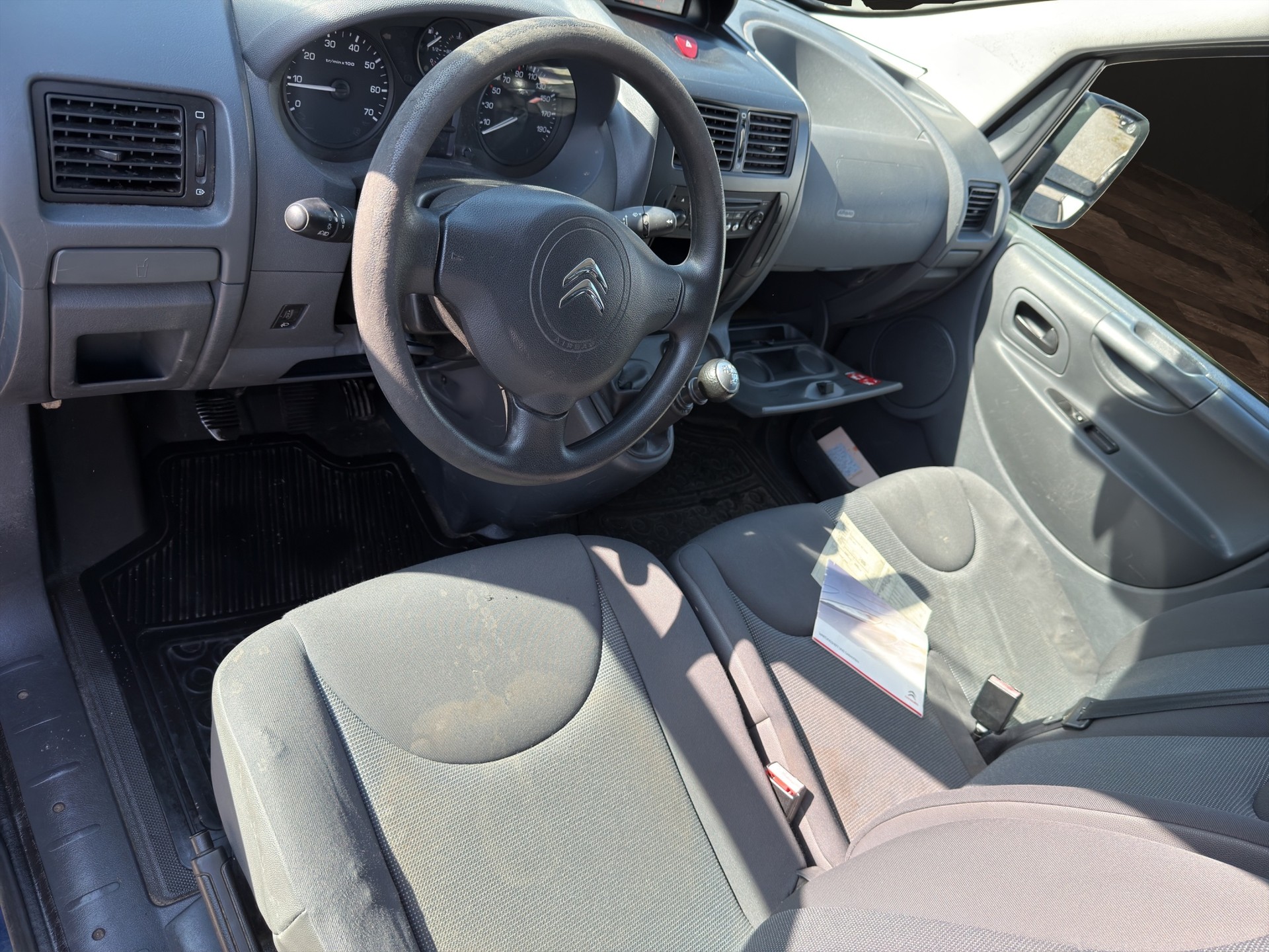 CITROEN Jumpy 2.0 HDi L2H1 Attraction-image-6
