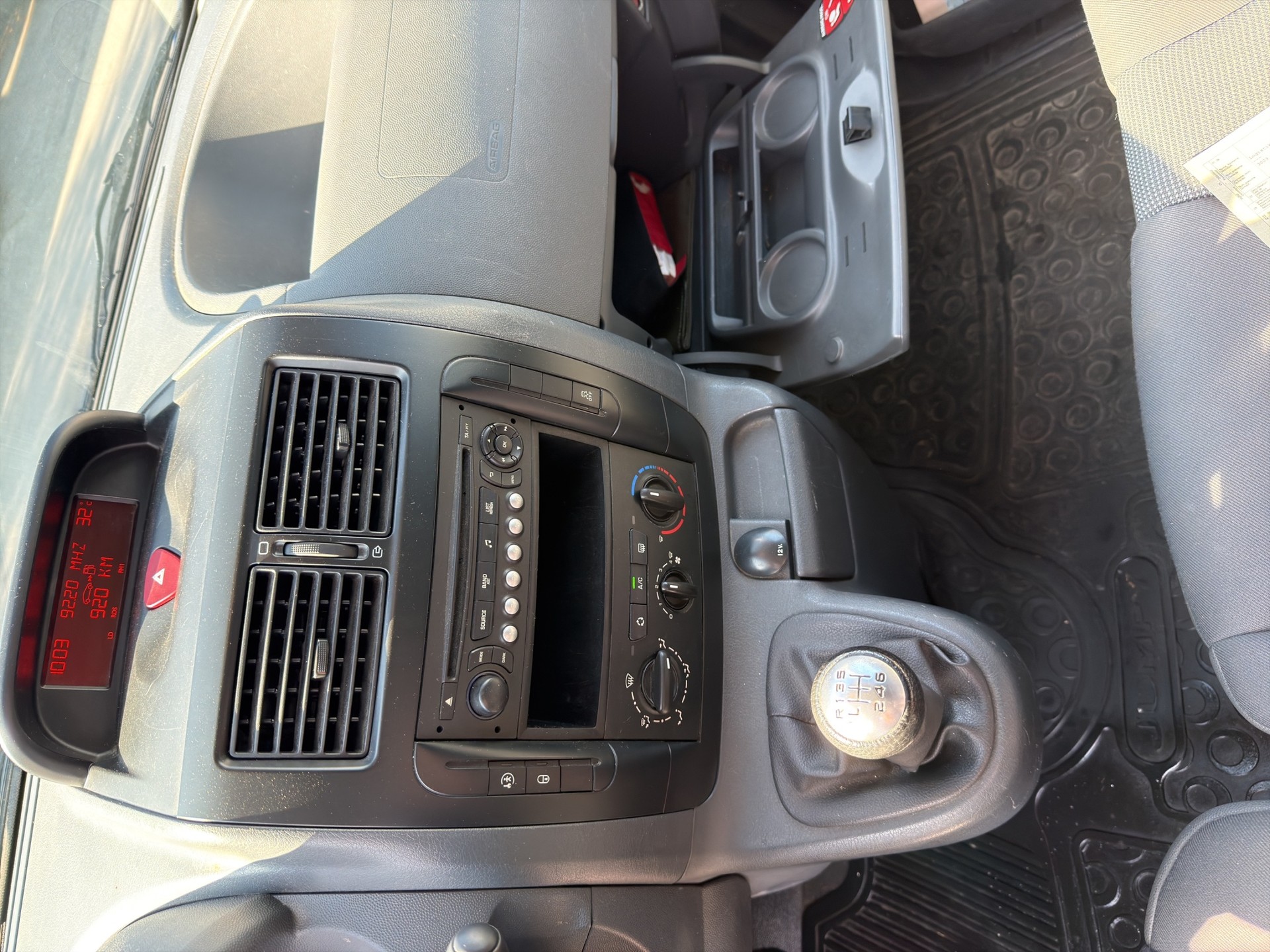 CITROEN Jumpy 2.0 HDi L2H1 Attraction-image-10
