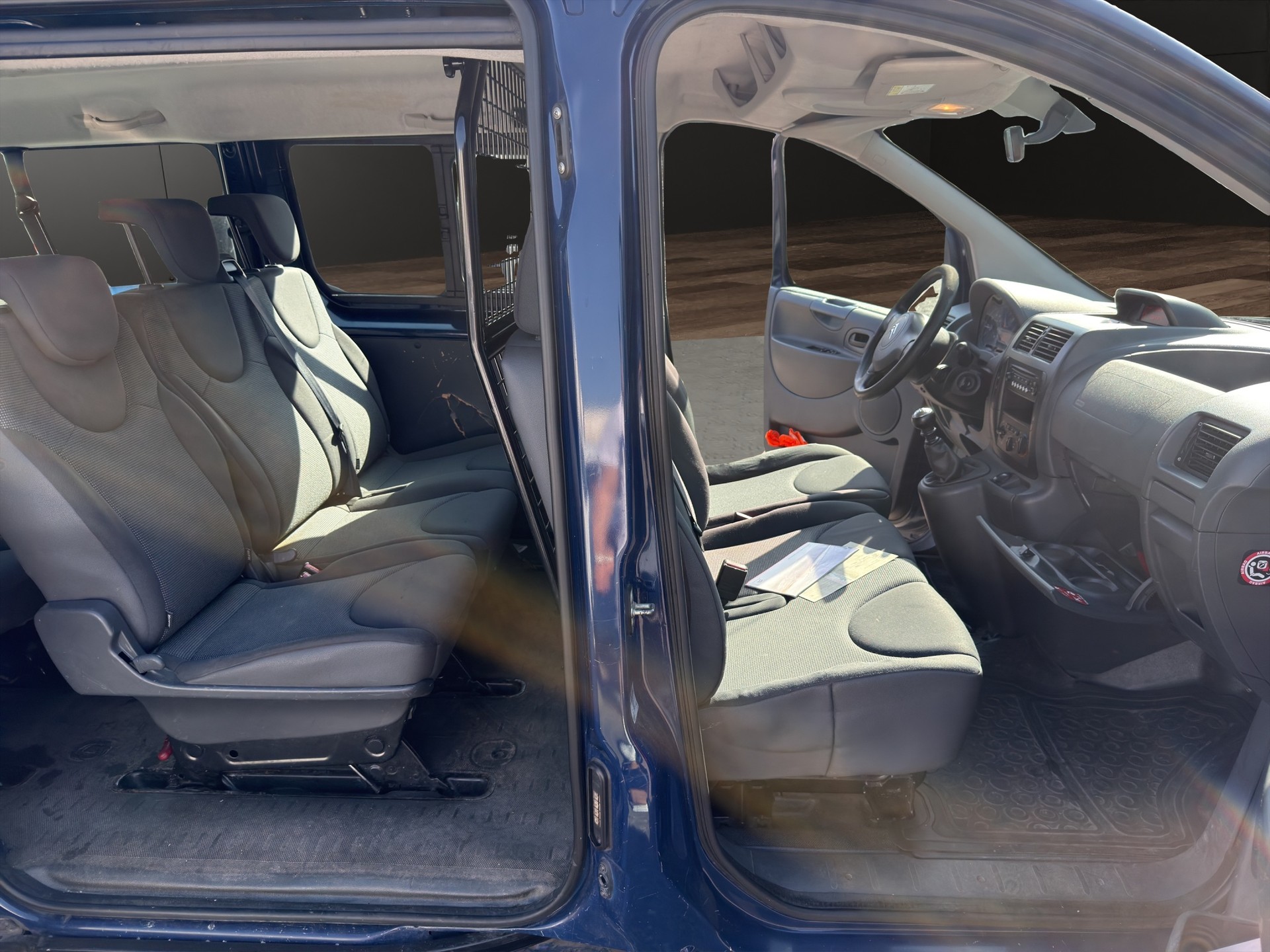 CITROEN Jumpy 2.0 HDi L2H1 Attraction-image-11