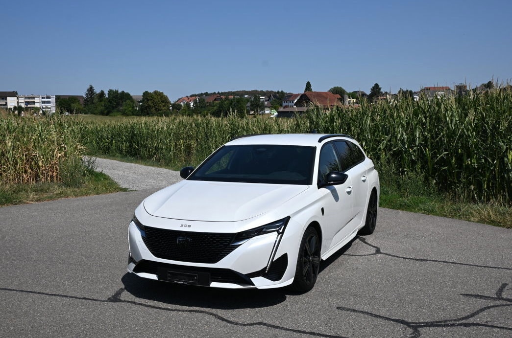 PEUGEOT 308 SW 1.2 Pure Tech GT Pack EAT8-image-0