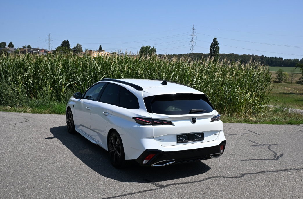 PEUGEOT 308 SW 1.2 Pure Tech GT Pack EAT8-image-3