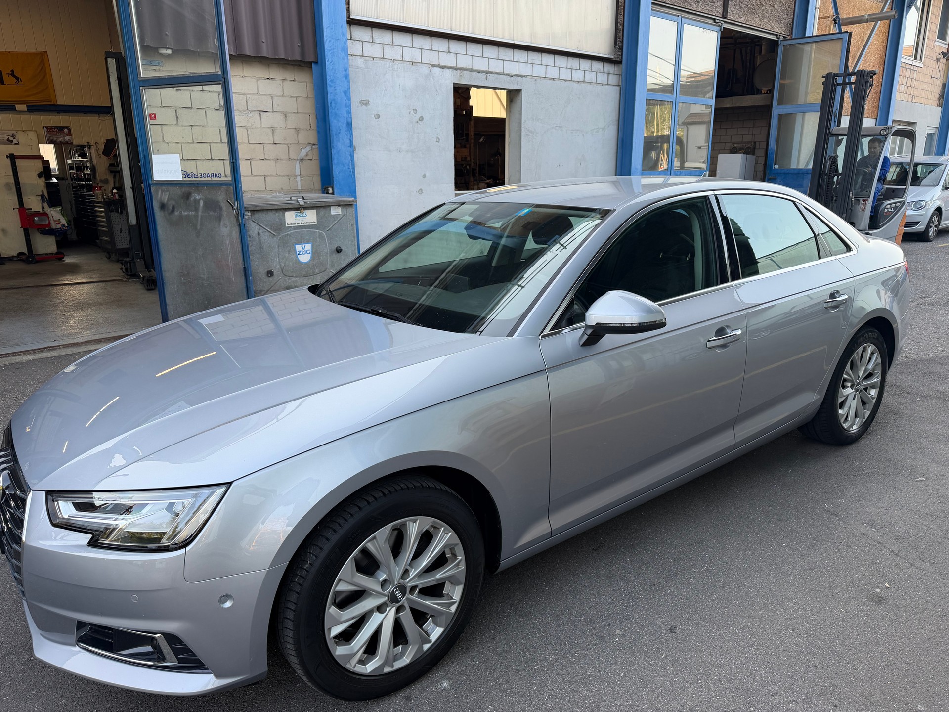 AUDI A4 Limousine 2.0 TFSI S-tronic-image-0
