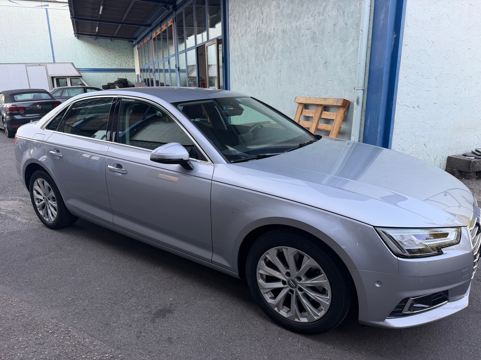 AUDI A4 Limousine 2.0 TFSI S-tronic-image-3