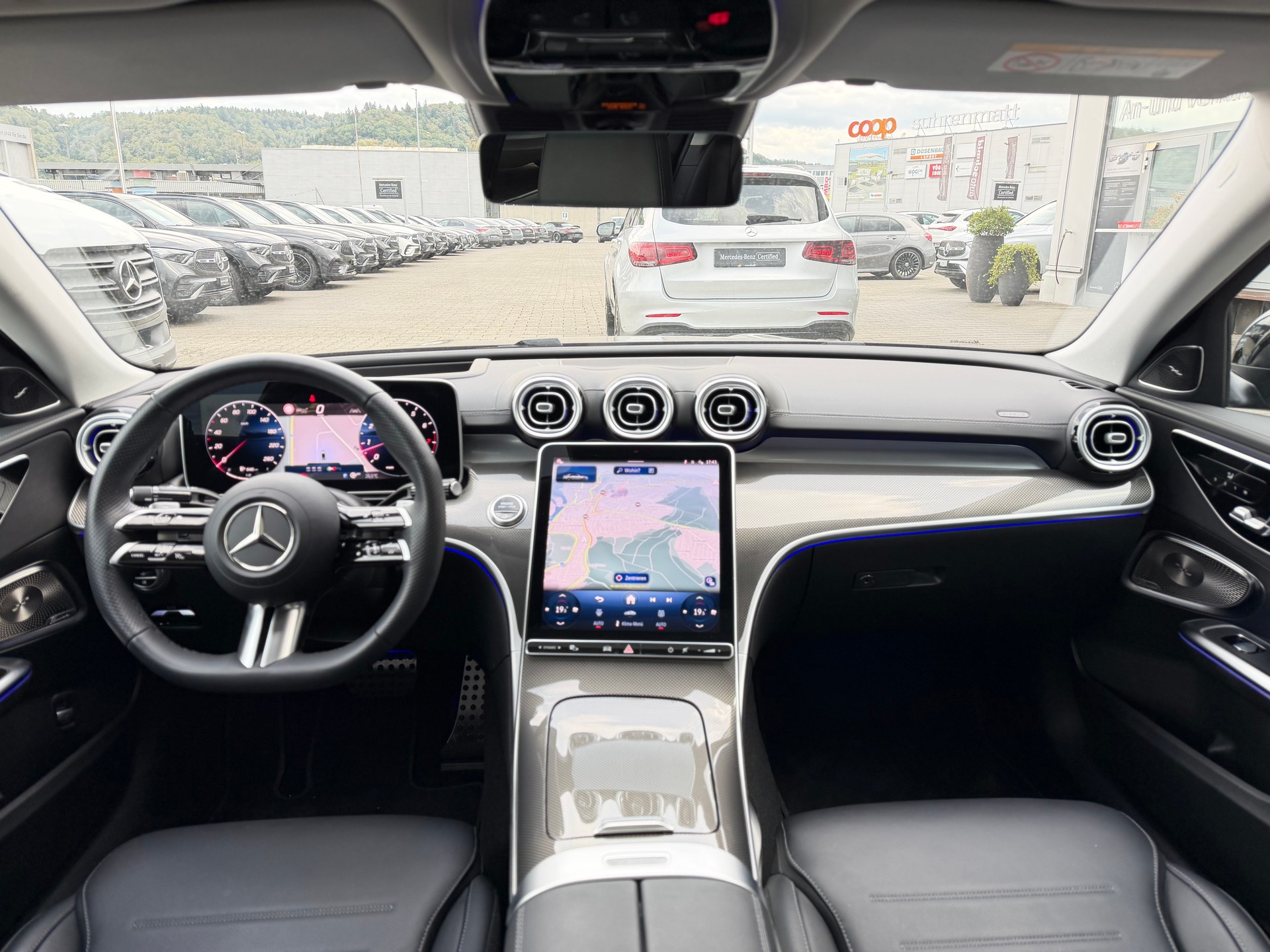 MERCEDES-BENZ C 300 AMG Line 4 Matic-image-4