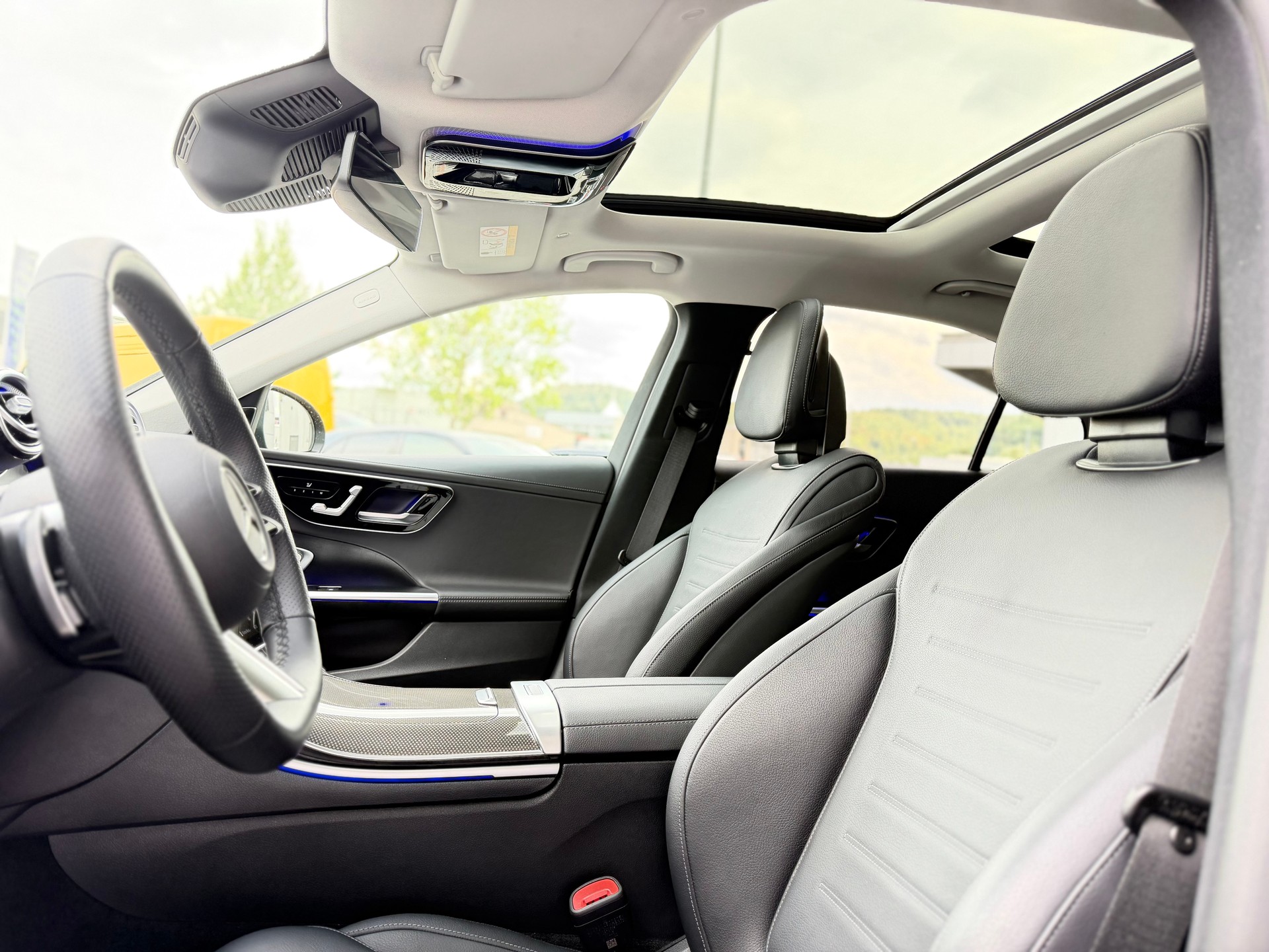 MERCEDES-BENZ C 300 AMG Line 4 Matic-image-5