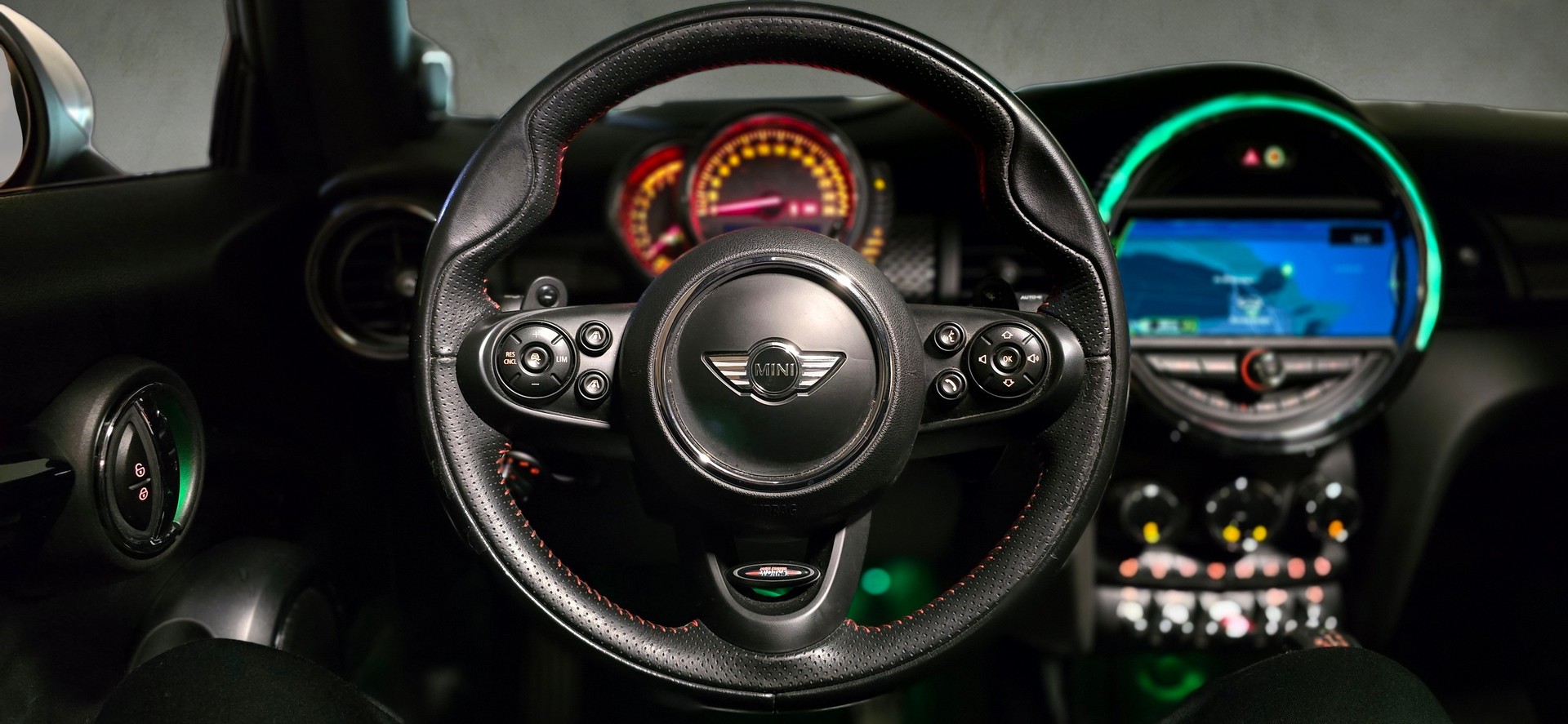 MINI Cooper John Cooper Works Steptronic-image-11