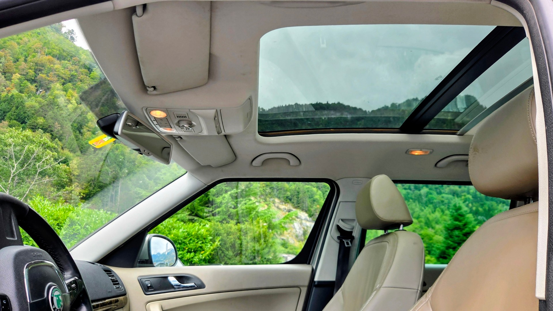 VW Skoda Yeti 2.0 TDI 4x4 DSG-image-5