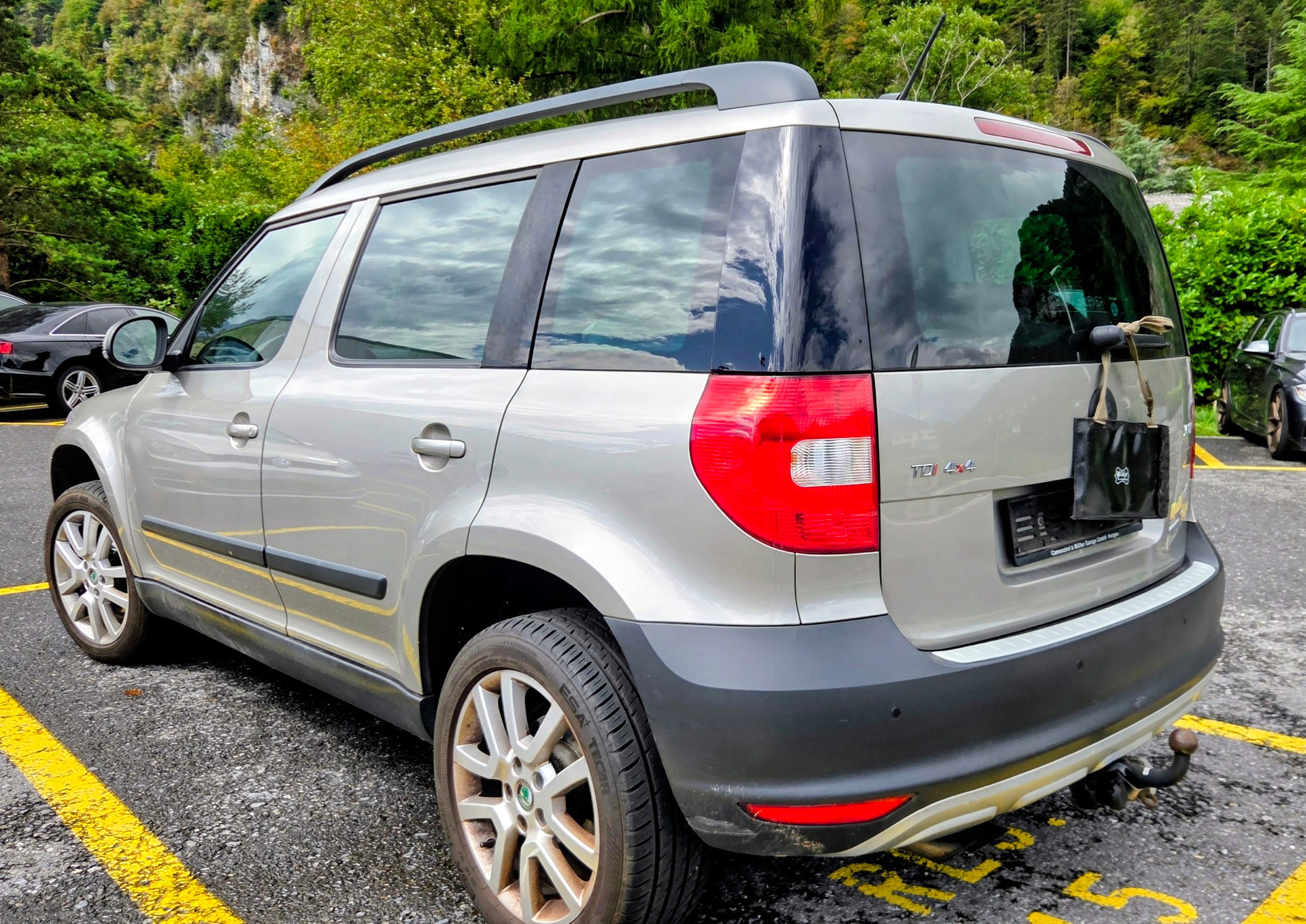 VW Skoda Yeti 2.0 TDI 4x4 DSG-image-3
