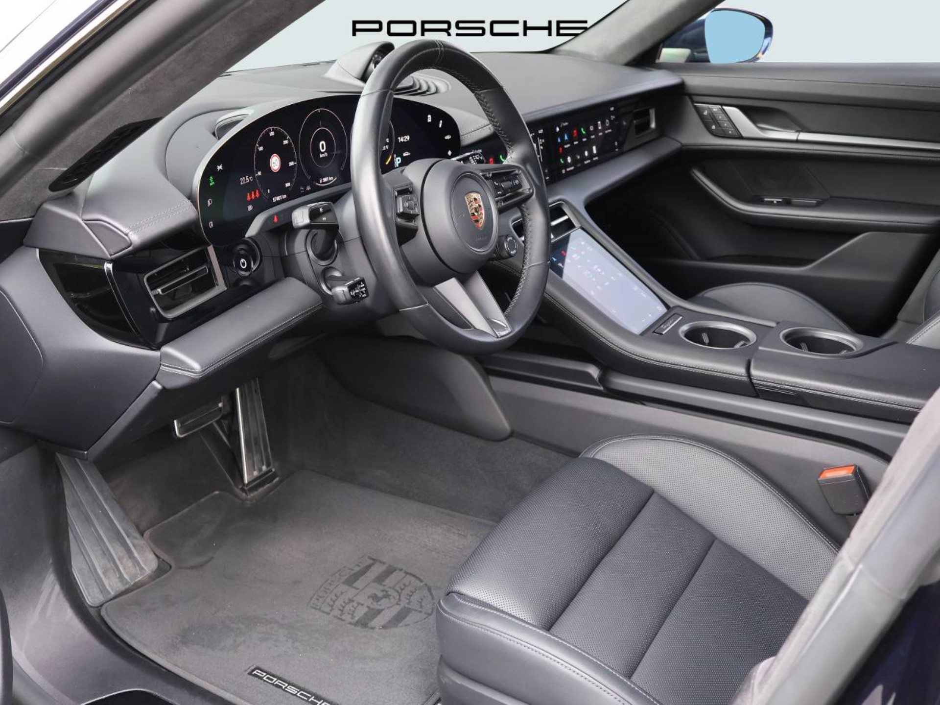 PORSCHE Taycan GTS Sport Turismo-image-3
