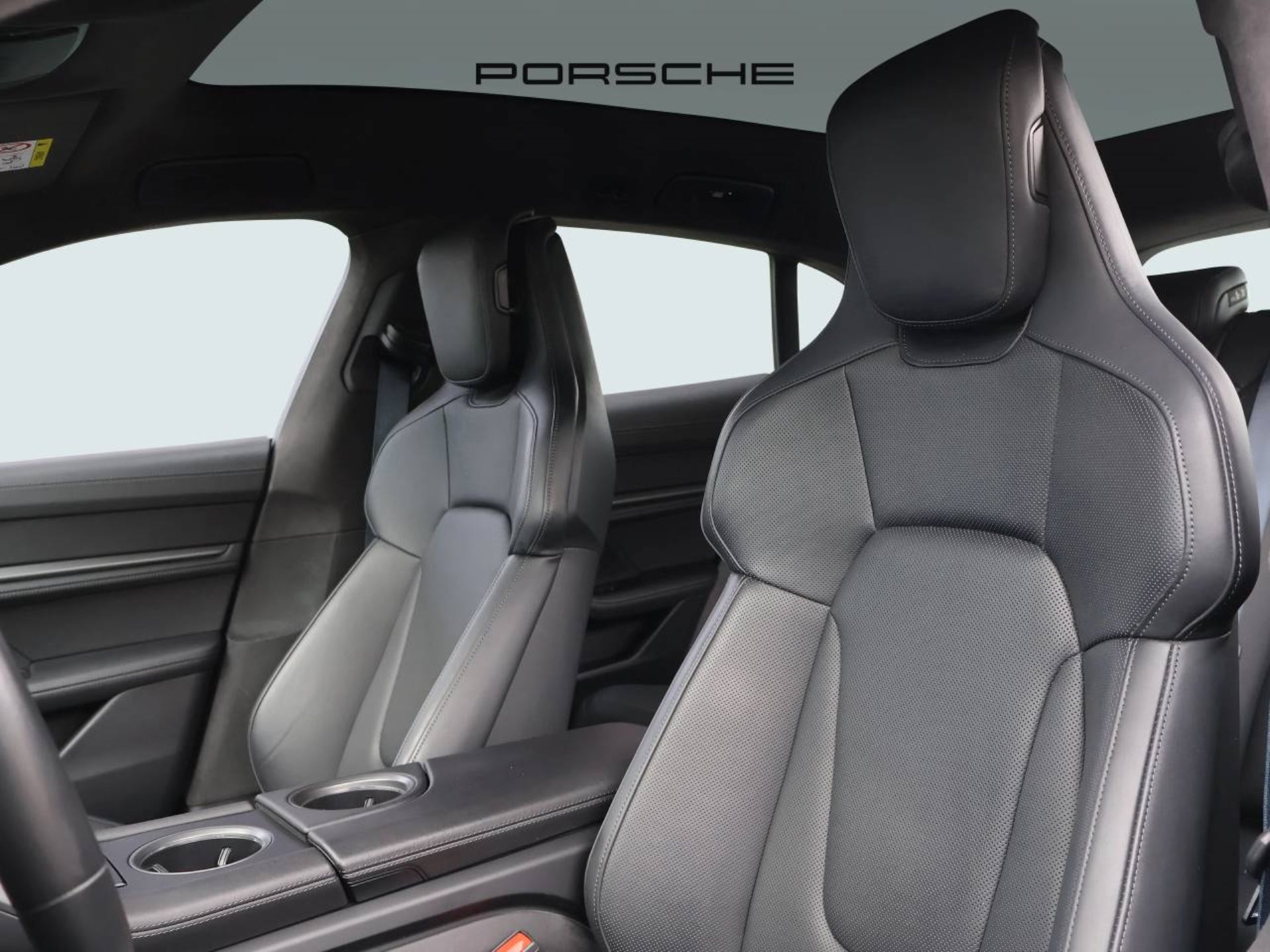 PORSCHE Taycan GTS Sport Turismo-image-4
