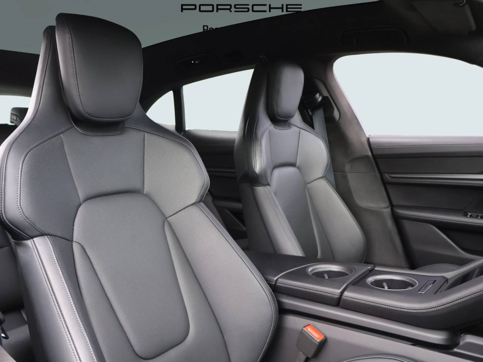 PORSCHE Taycan GTS Sport Turismo-image-12