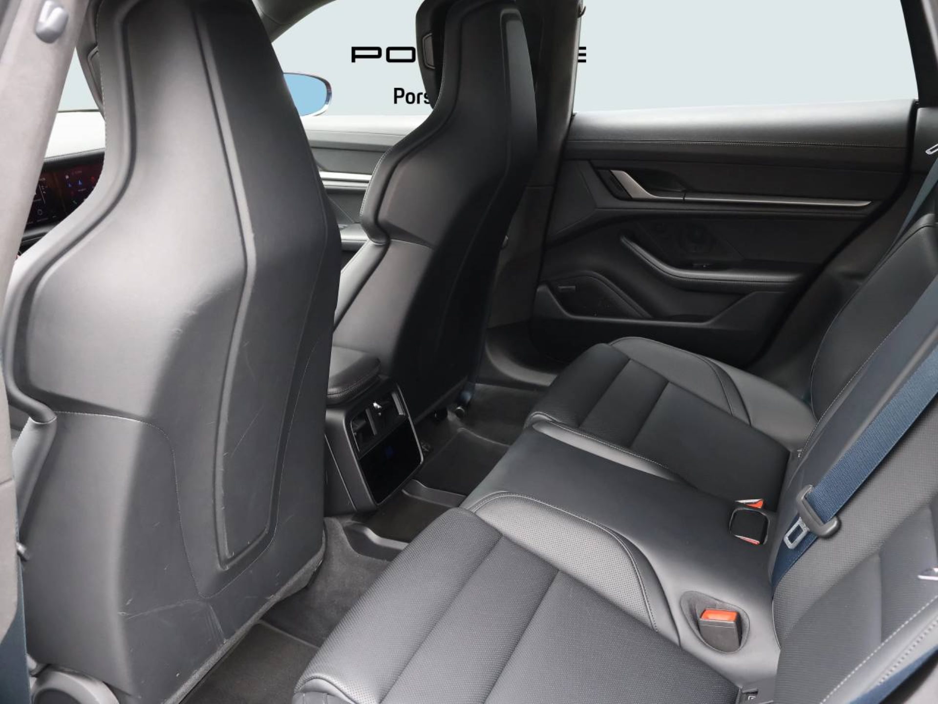 PORSCHE Taycan GTS Sport Turismo-image-15