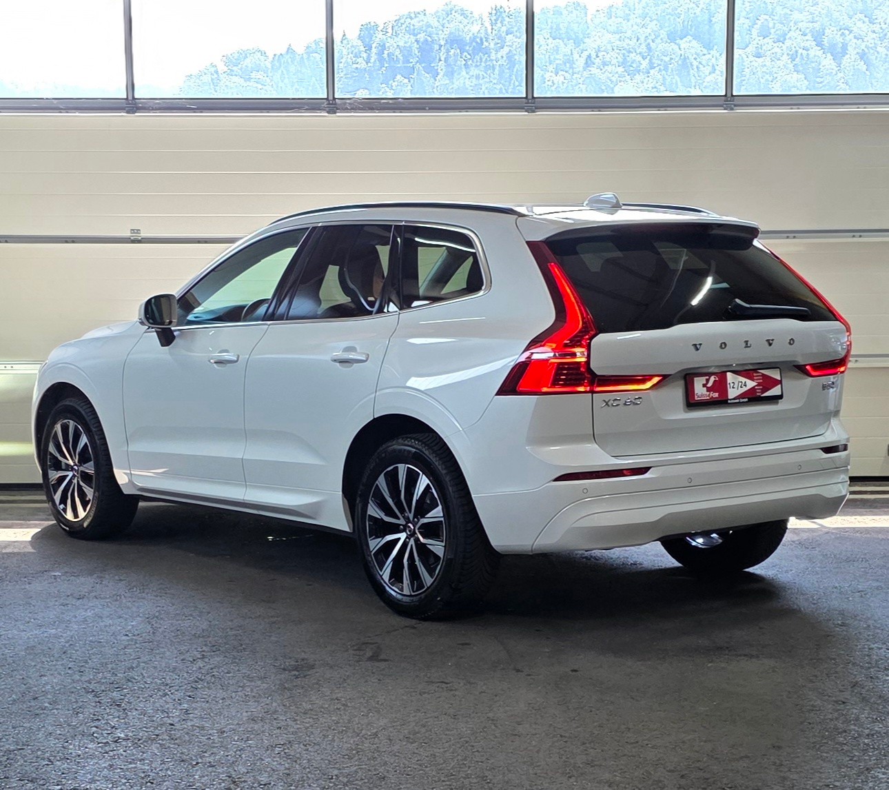VOLVO XC60 B5 Benzin Mild Hybrid AWD Core Geartronic-showroom-element-2