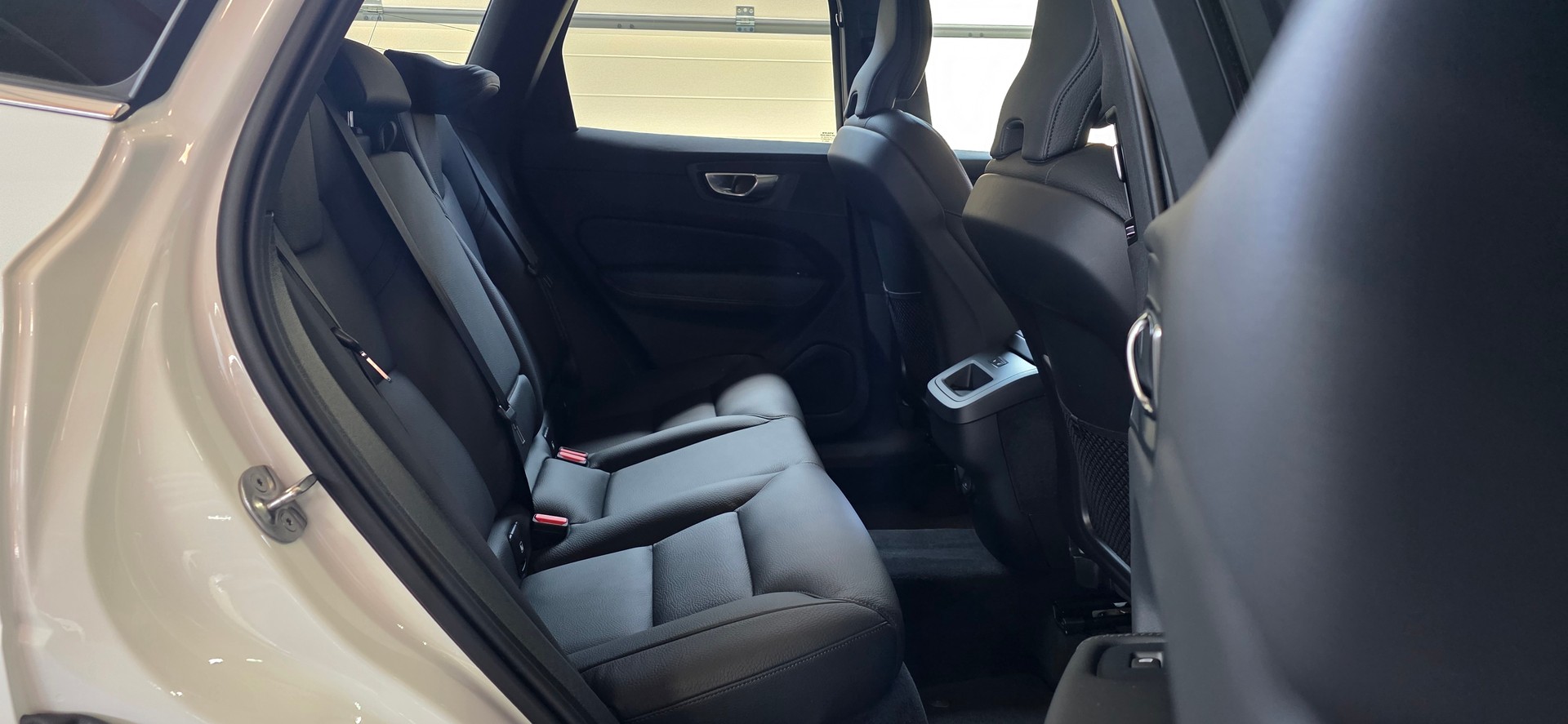 VOLVO XC60 B5 Benzin Mild Hybrid AWD Core Geartronic-image-27