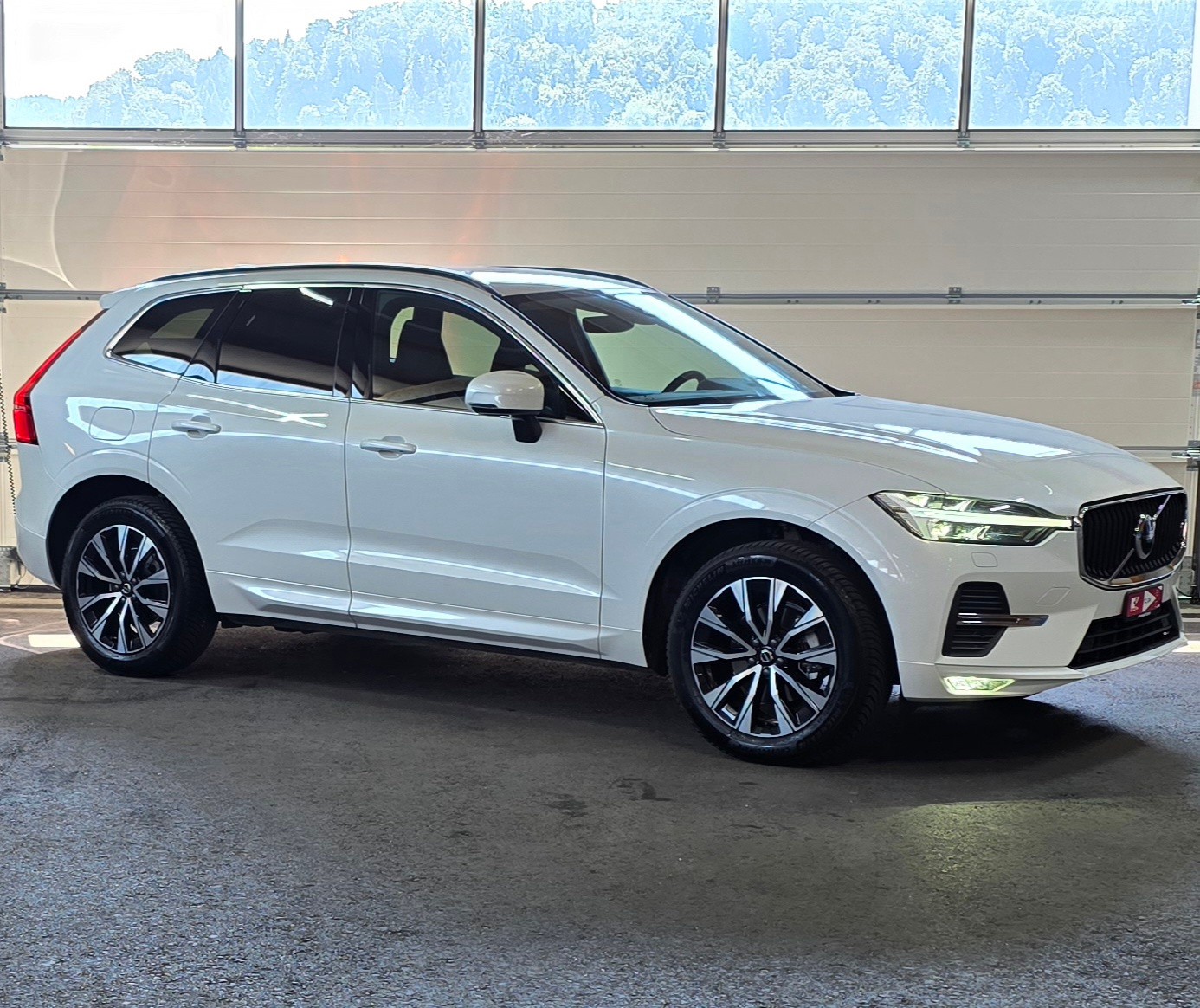 VOLVO XC60 B5 Benzin Mild Hybrid AWD Core Geartronic-image-6