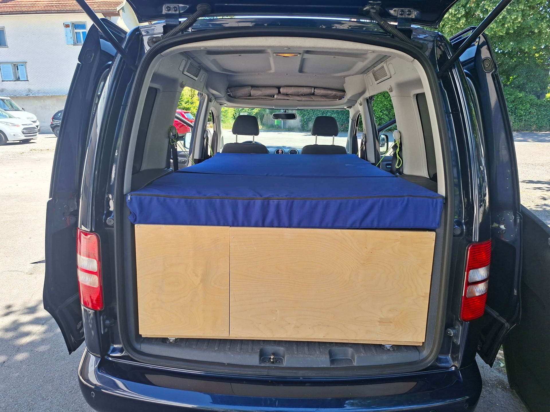 VW CADDY 2.0 TDI 140PS 4Motion DSG AUT Camper 5Sitze-image-12