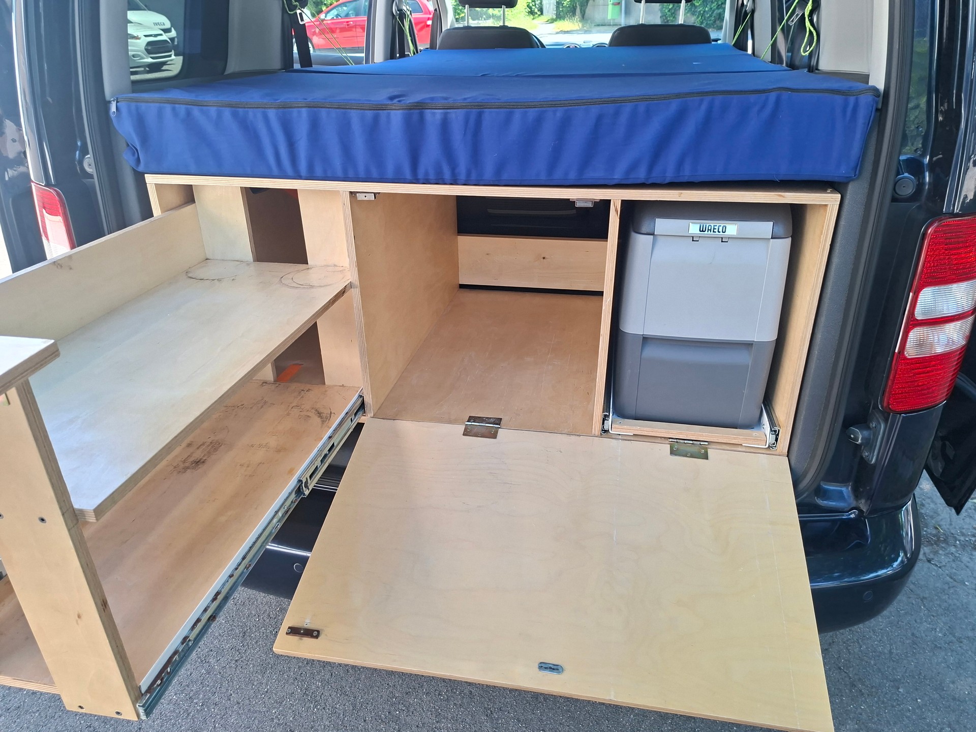 VW CADDY 2.0 TDI 140PS 4Motion DSG AUT Camper 5Sitze-image-16