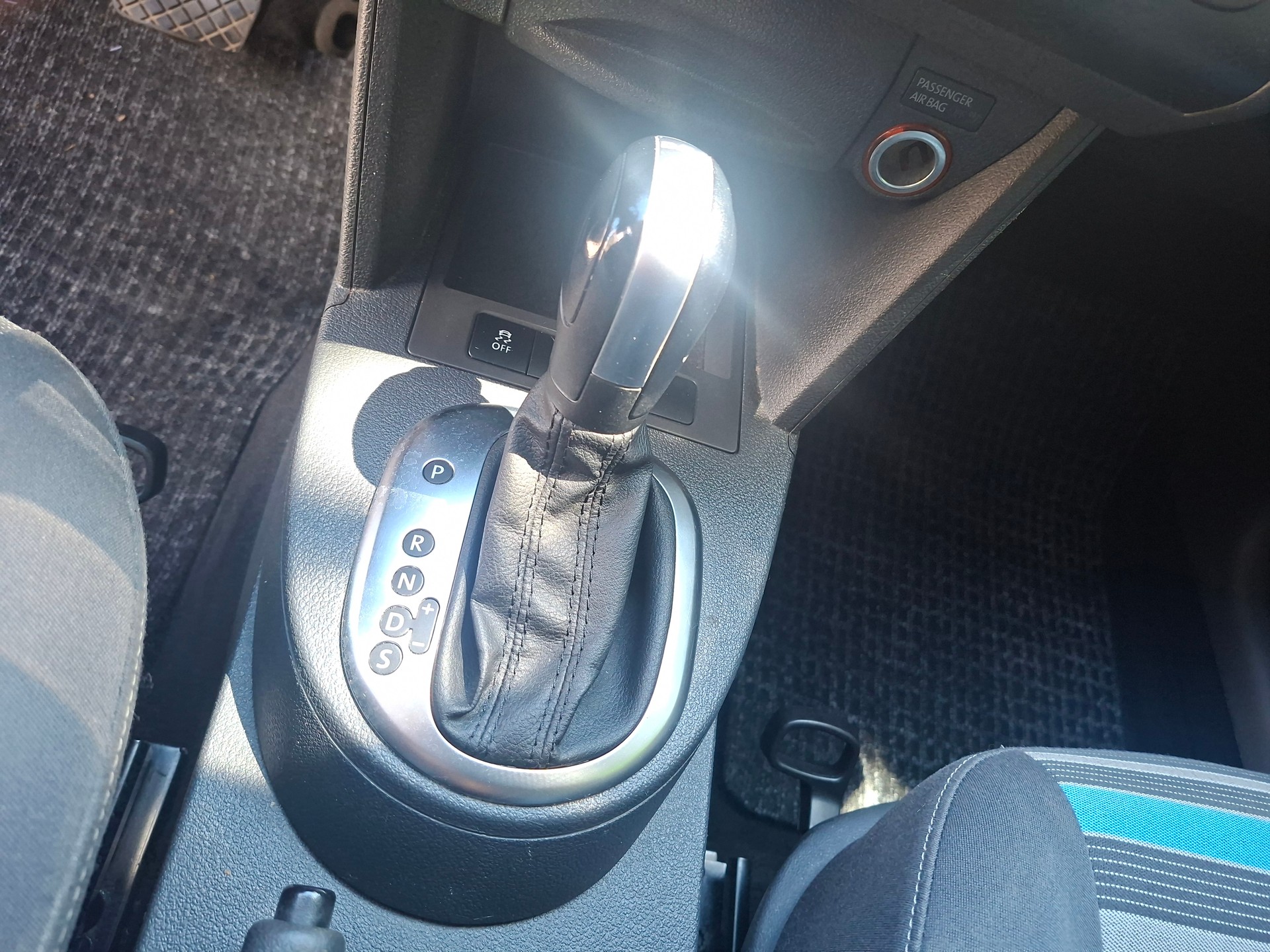 VW CADDY 2.0 TDI 140PS 4Motion DSG AUT Camper 5Sitze-image-6